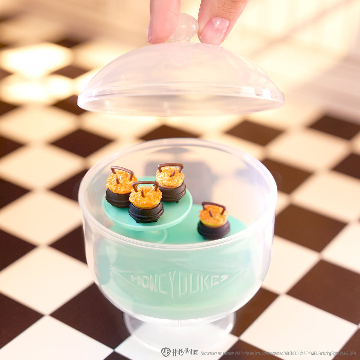 MGA's Miniverse Make It Happen - Harry Potter Honeydukes Blind Capsules