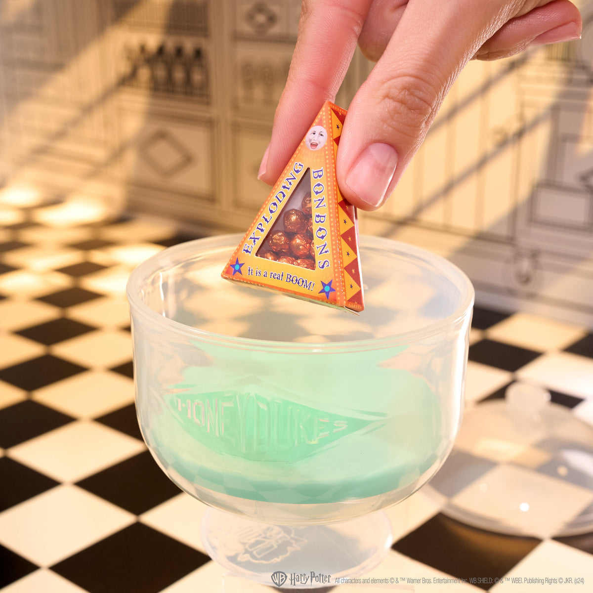 MGA's Miniverse Make It Happen - Harry Potter Honeydukes Blind Capsules
