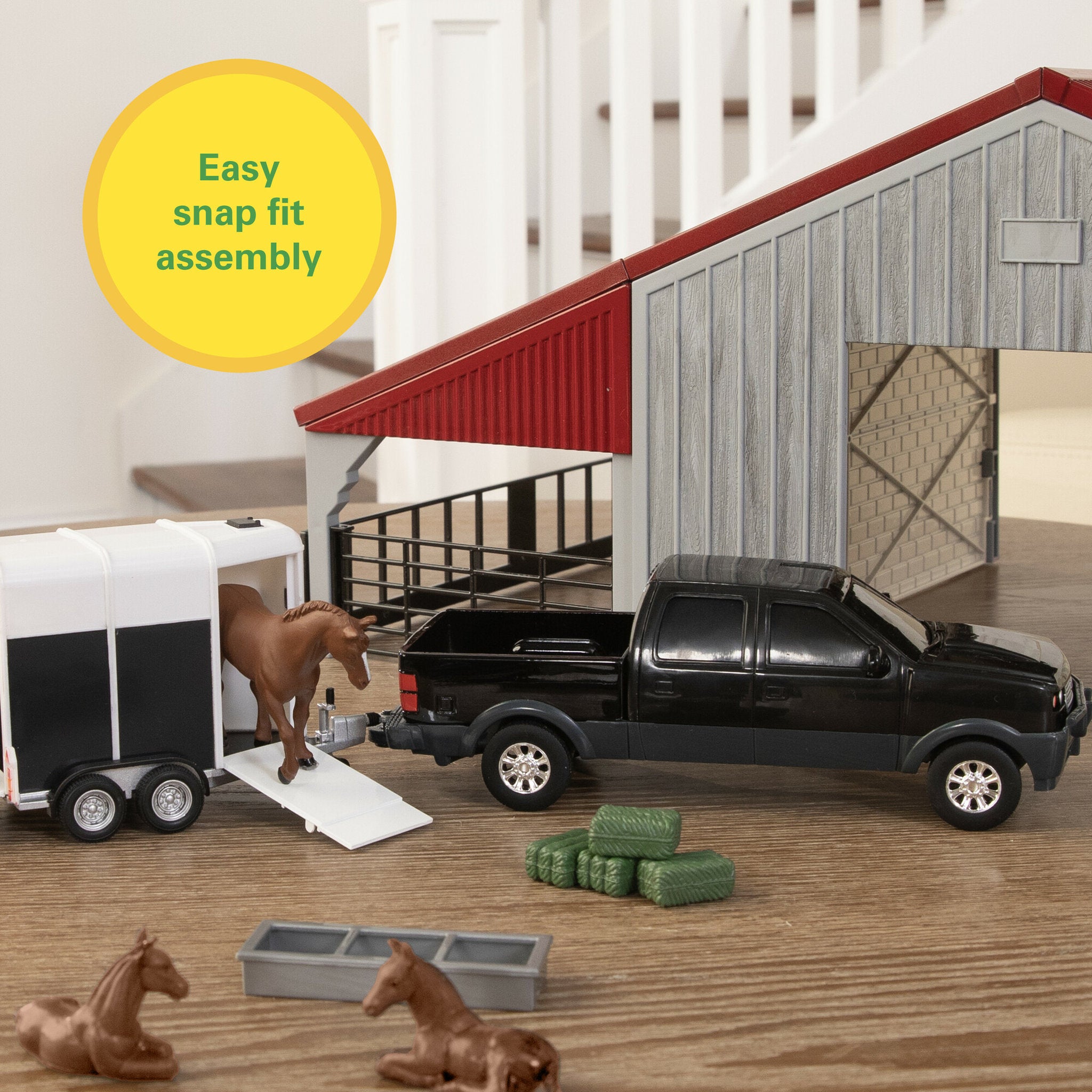John Deere 1:32 Weathered Barn Playset - Horses