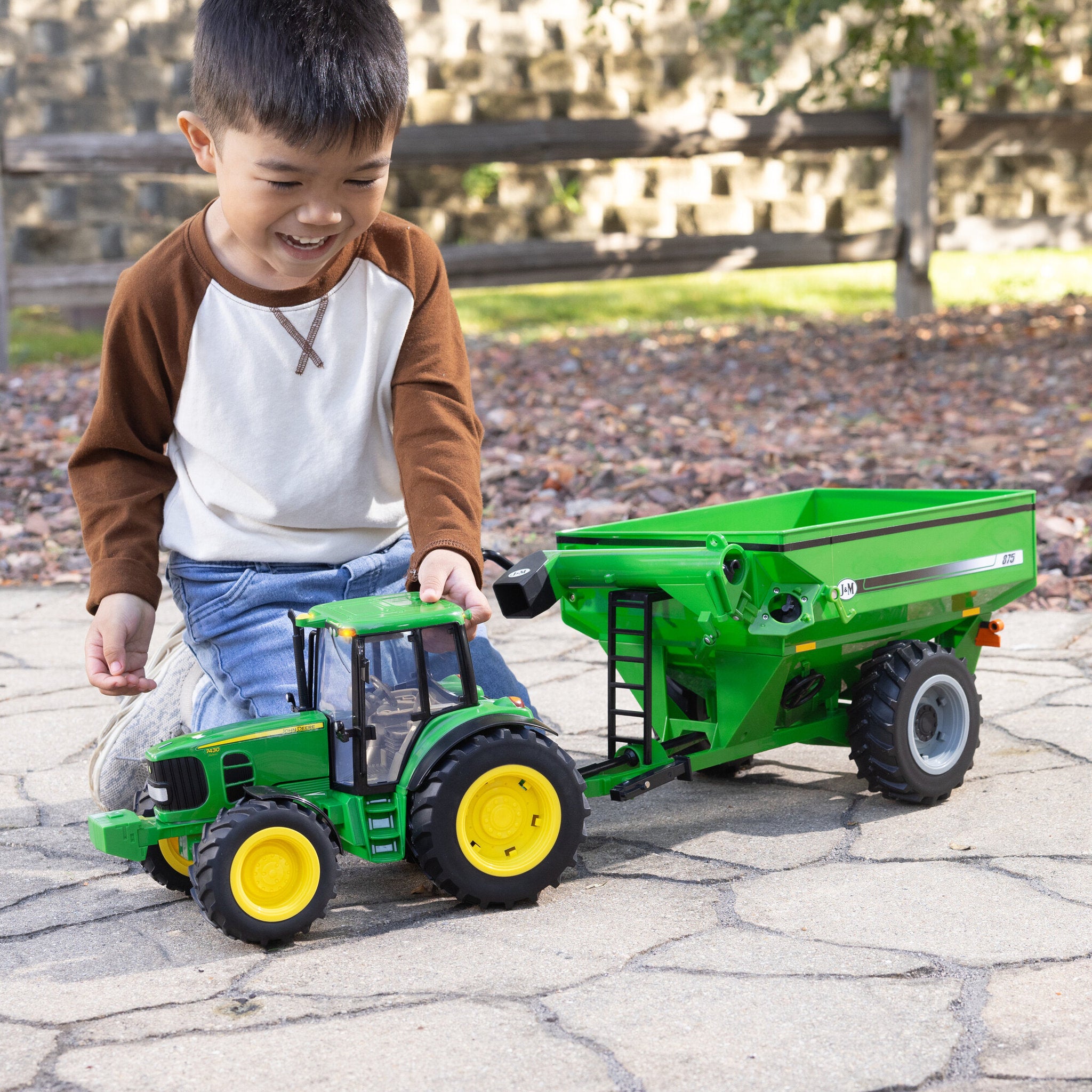John Deere 1:16 Big Farm Tractor with Grain Cart - 7430