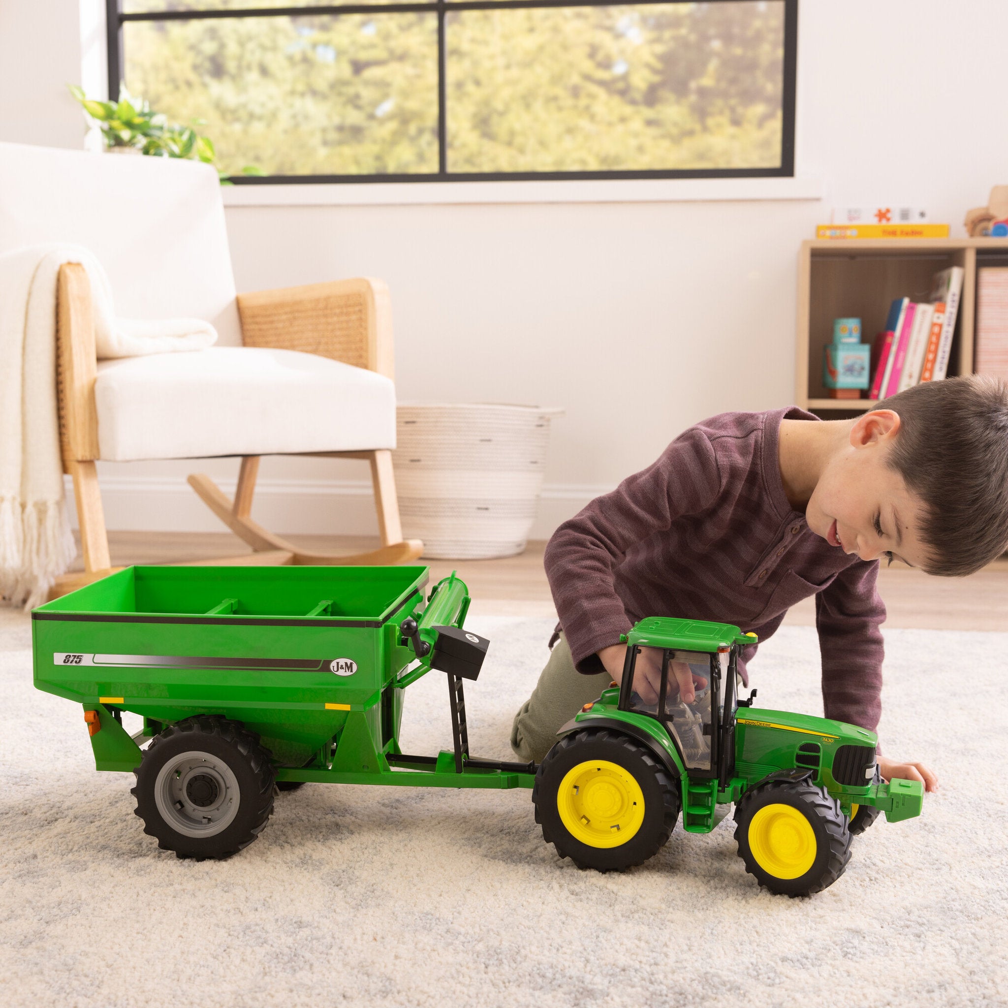 John Deere 1:16 Big Farm Tractor with Grain Cart - 7430