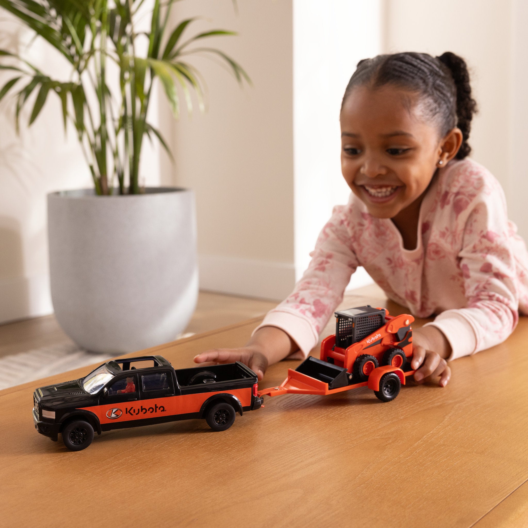 Kubota Die-Cast 1:32 Skid Steer Truck Set