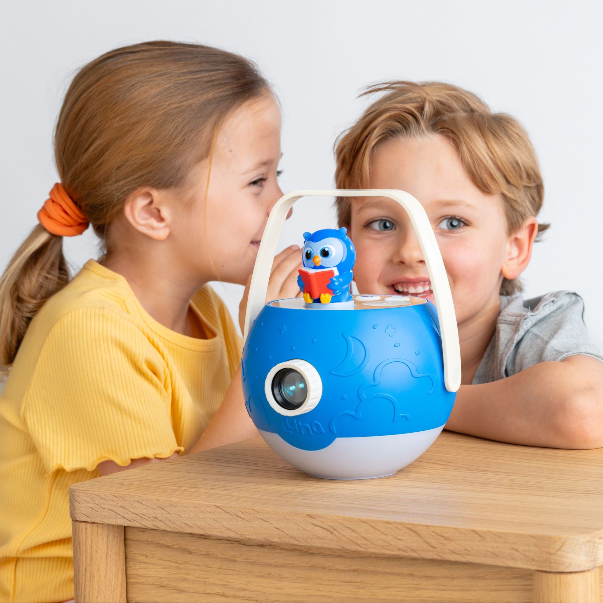 Luna StoryTime Projector