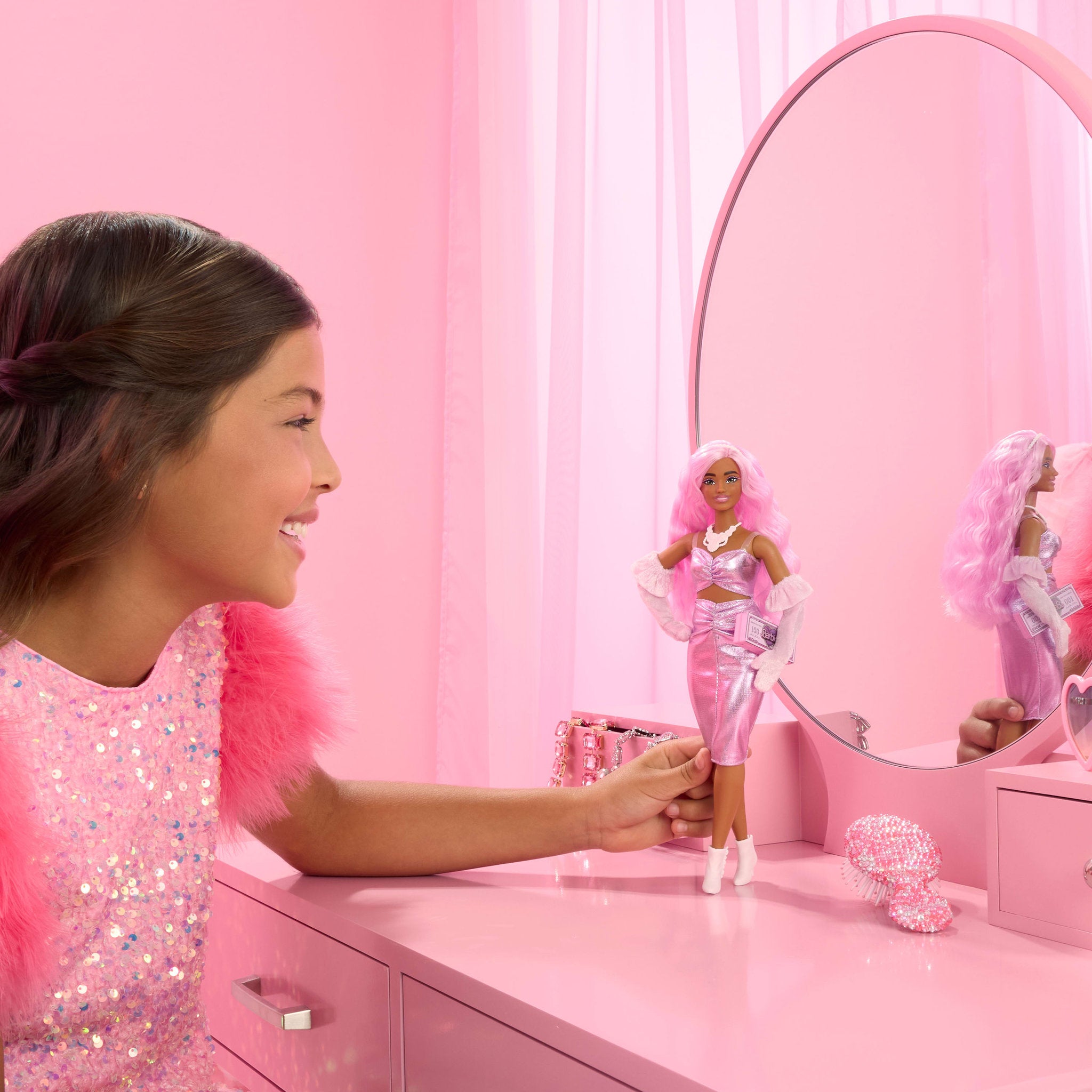 Barbie Deluxe Style - Glossy Pink Dress