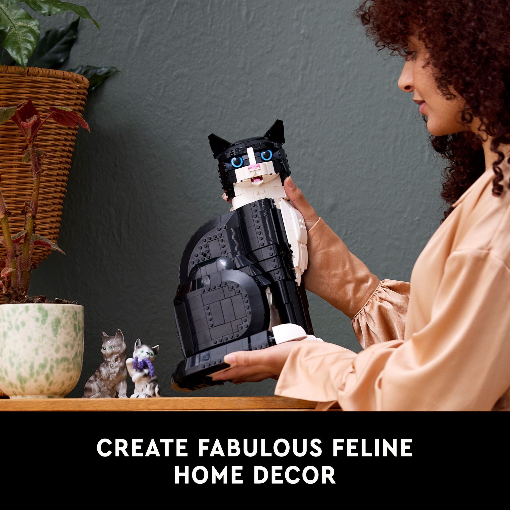 LEGO 21349 Ideas Tuxedo Cat