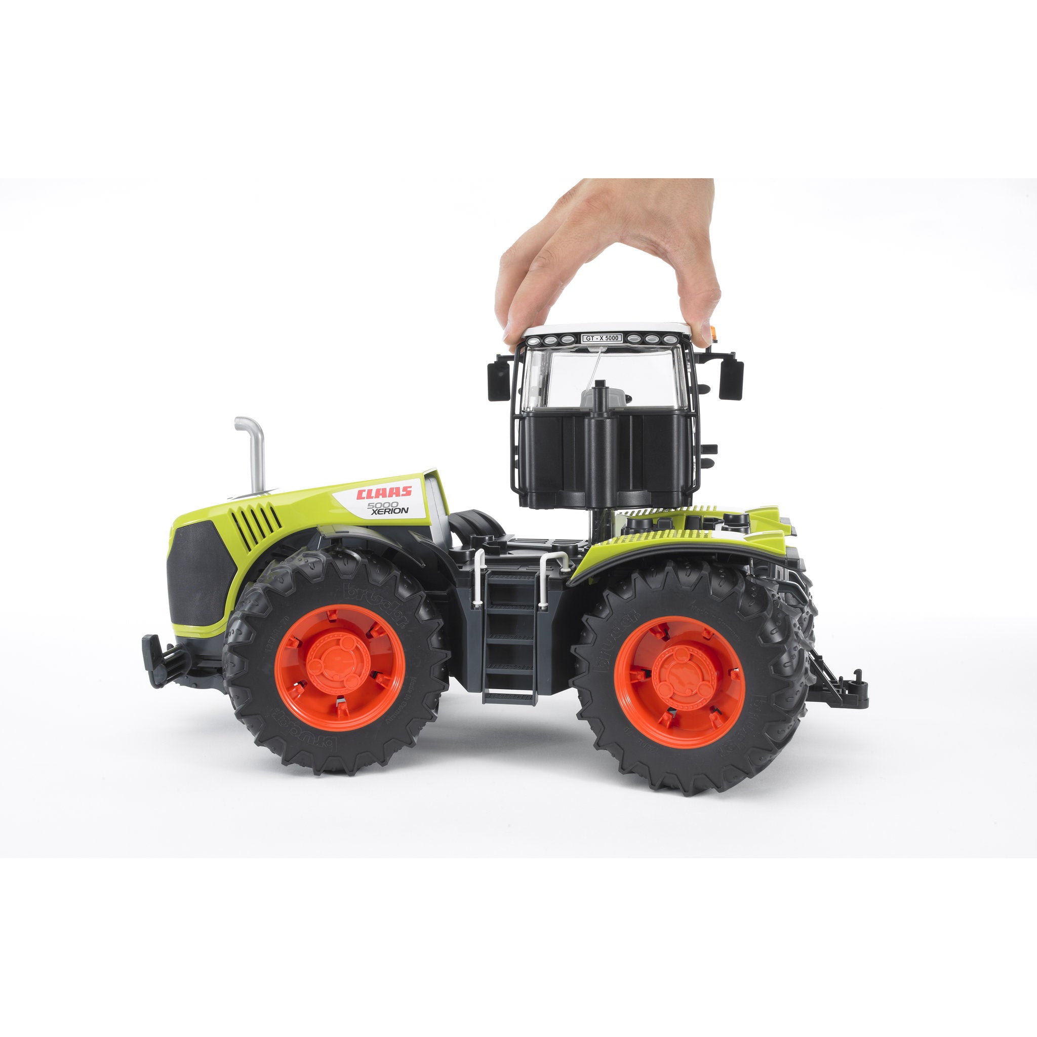 Bruder 3015 Tractor Xerion 5000