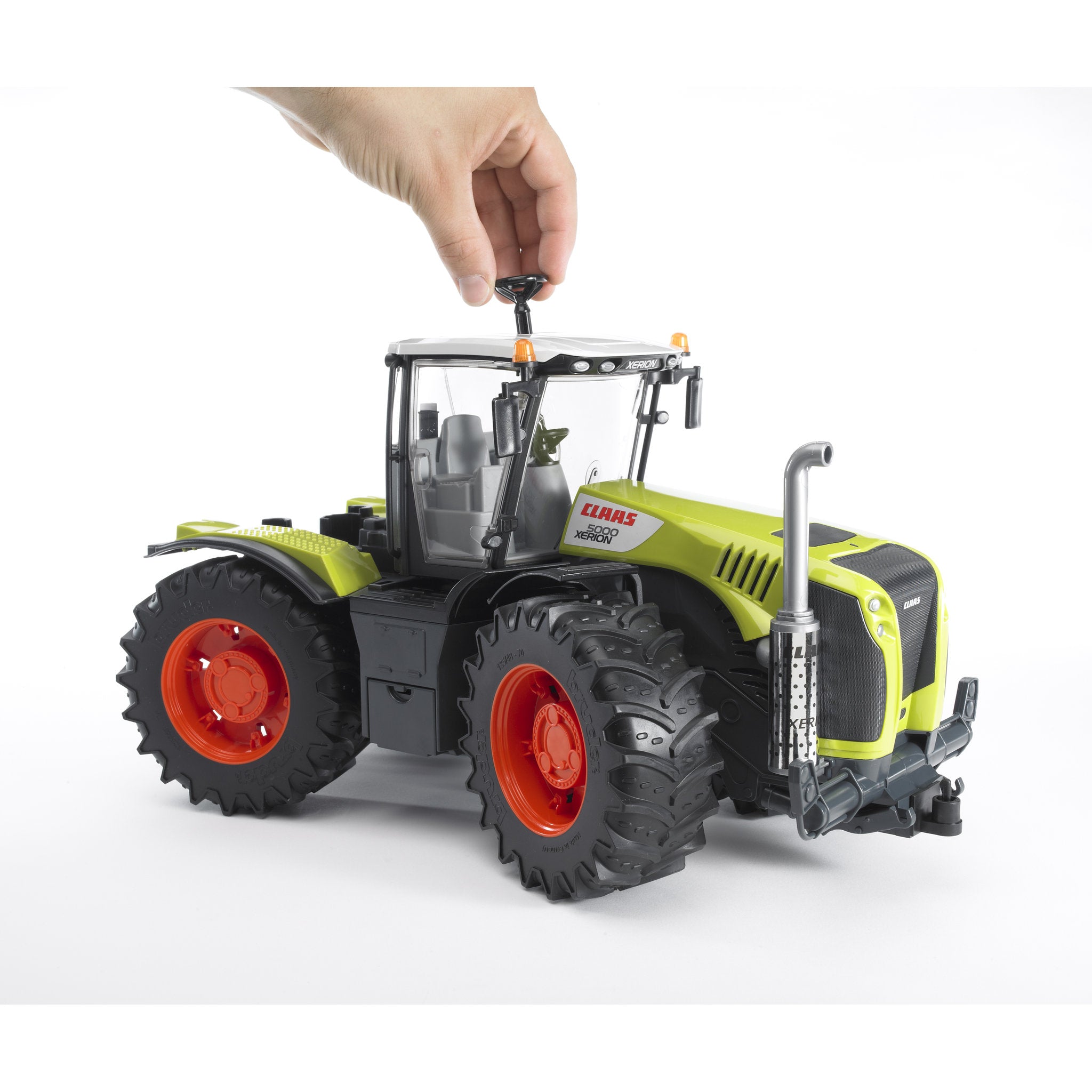 Bruder 3015 Tractor Xerion 5000
