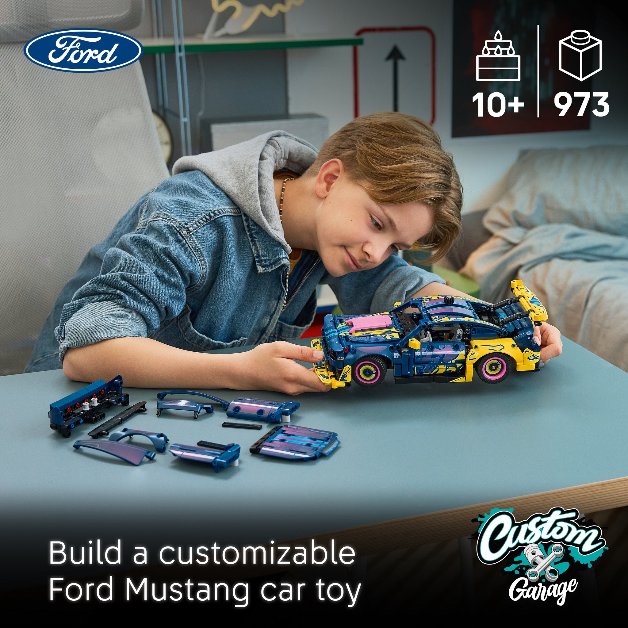 LEGO 42236 Technic Custom Garage Ford Mustang GT Car