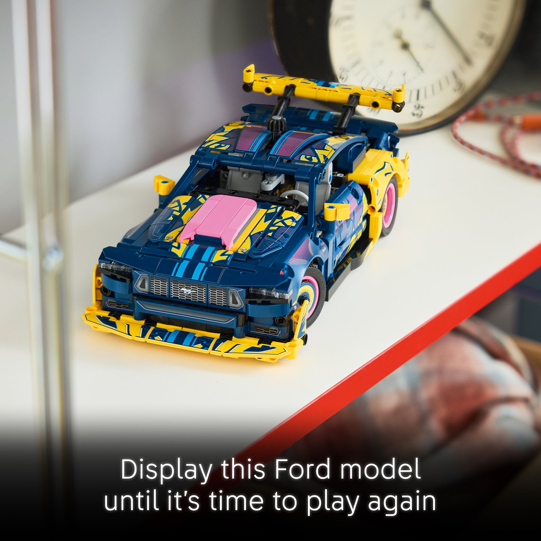 LEGO 42236 Technic Custom Garage Ford Mustang GT Car