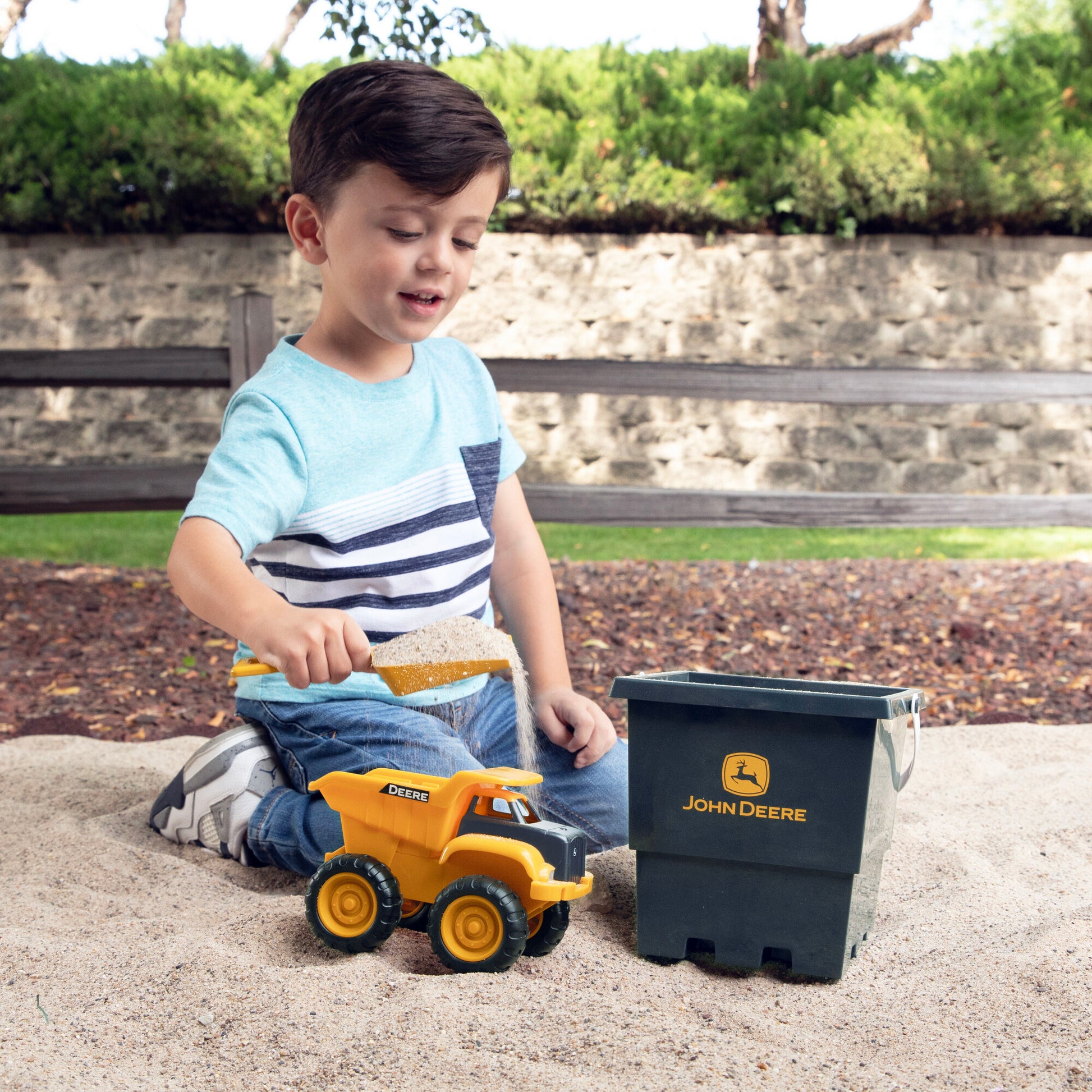 John Deere 15cm Sand Pit Bucket Set With Dump Truck & Shovel - Toyworld Australia