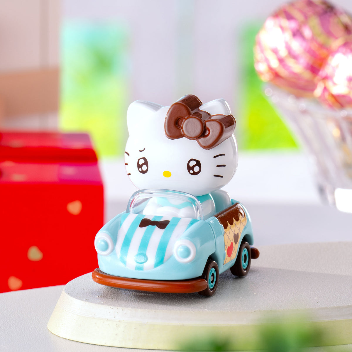 Tomica Dream Tunes Sanrio Characters Vol. 2 Hello Kitty & Friends Blind Box