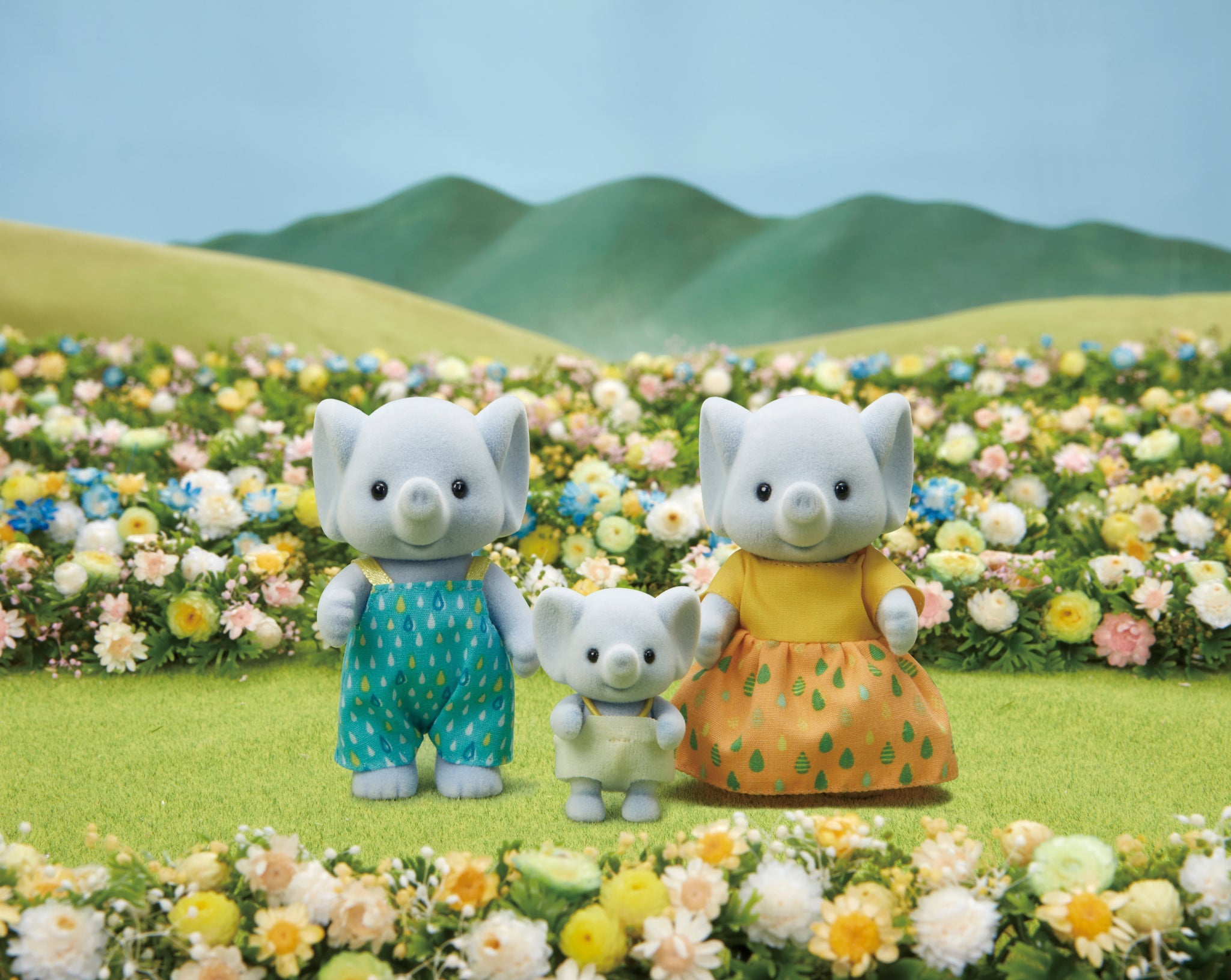 Sylvanian Families Elephant Family 3 Pack