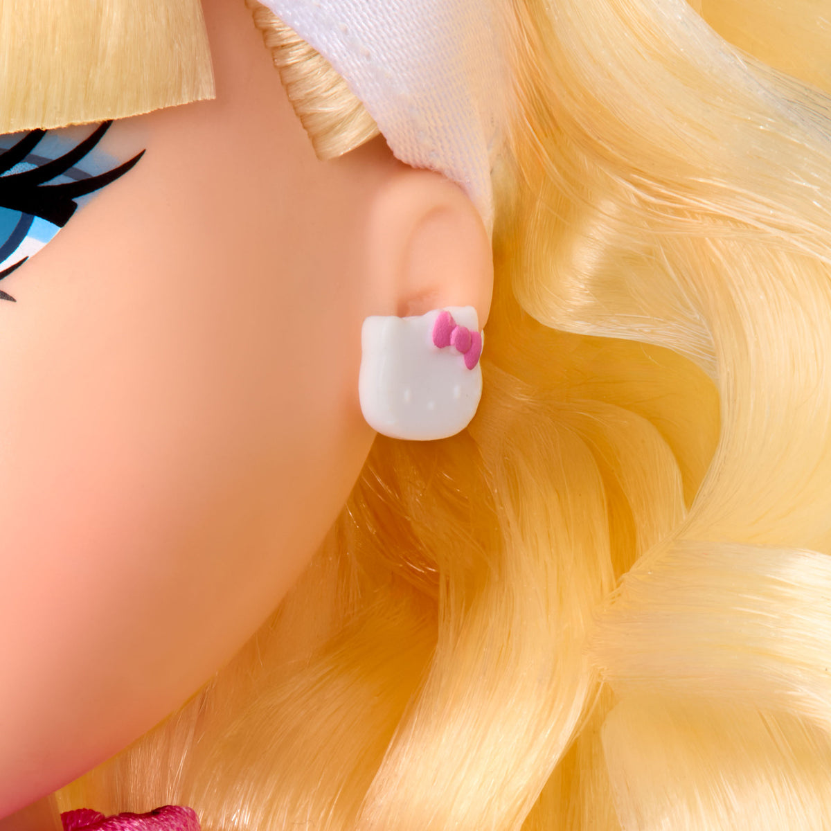 Bratz X Hello Kitty Doll - Cloe