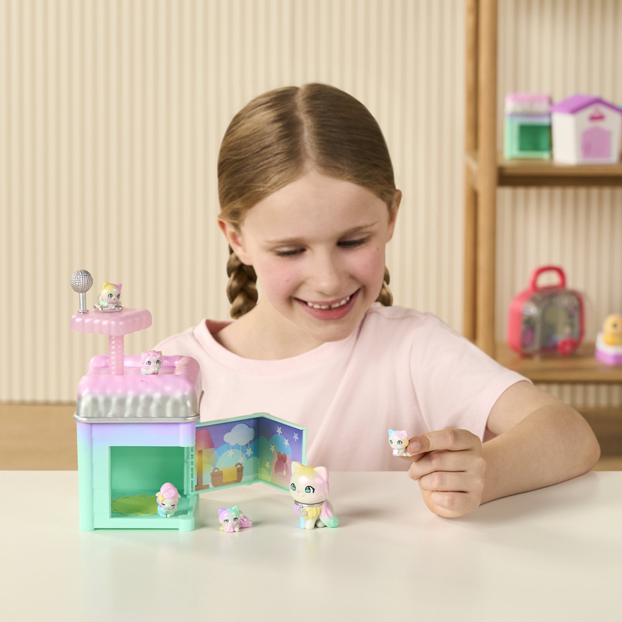 Little Live Pets Mama Surprise Families S2 - Mama's House Assorted Styles