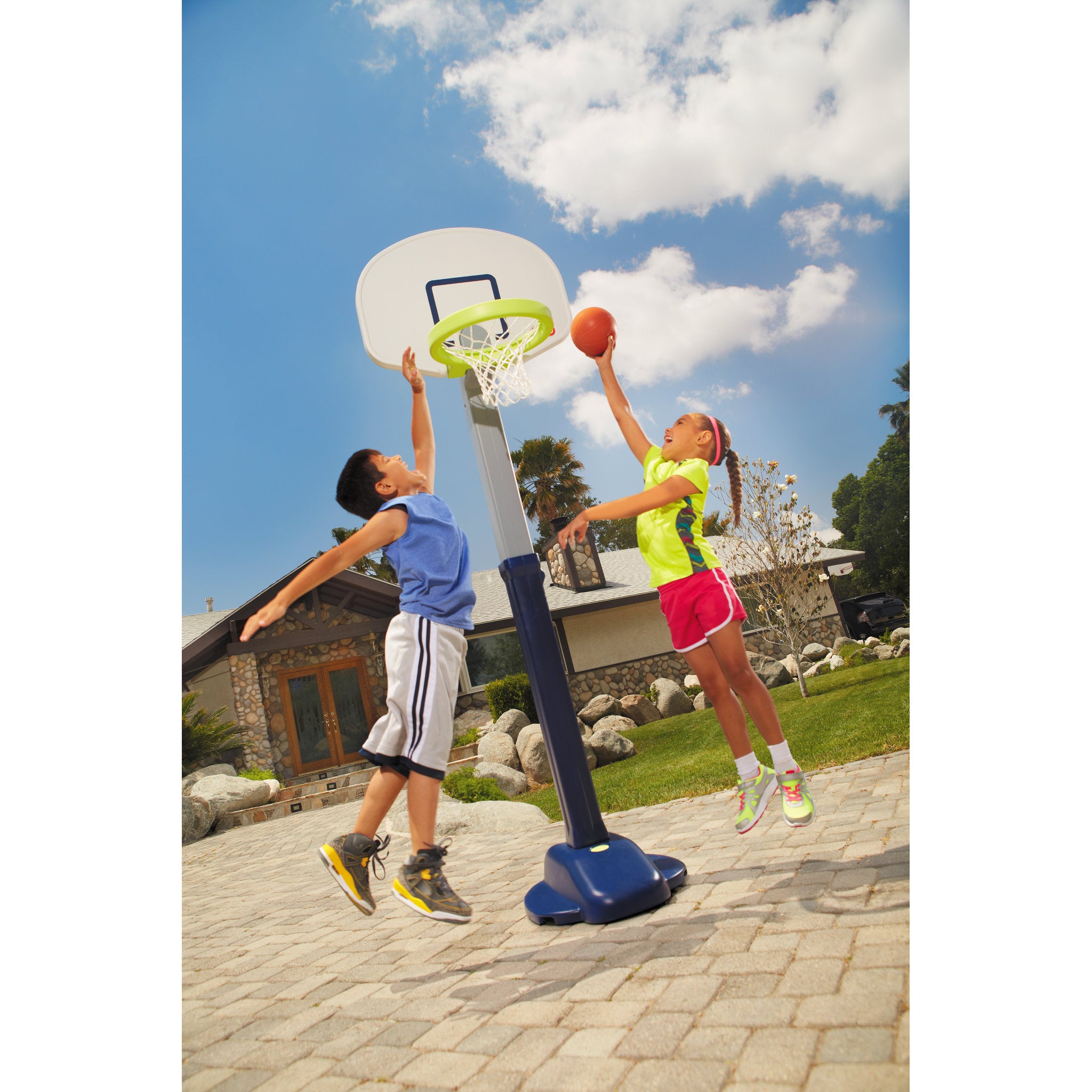 Little Tikes Adjust & Jam Pro Basketball Set