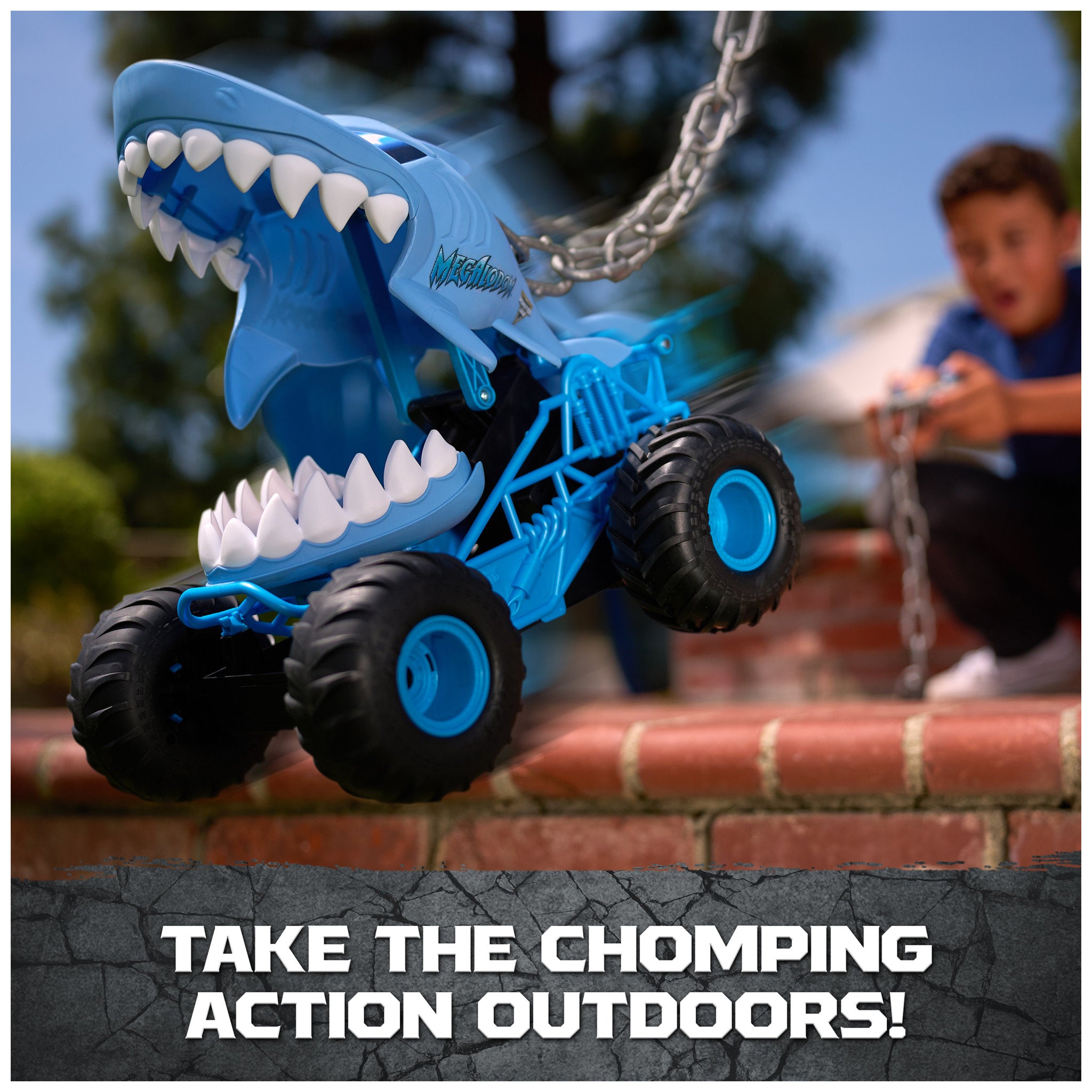 Monster Jam 1:15 RC Chomping Megalodon