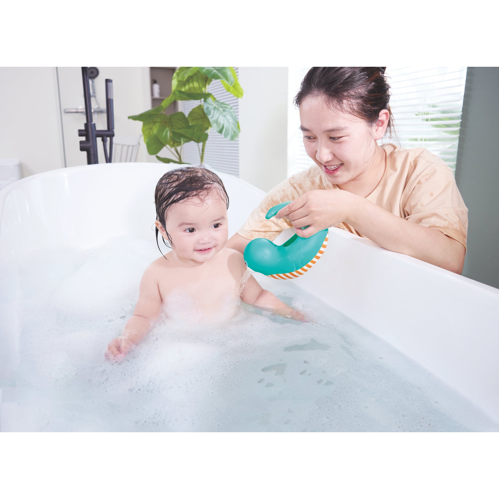 Hape Happy Splashers Seal Jug
