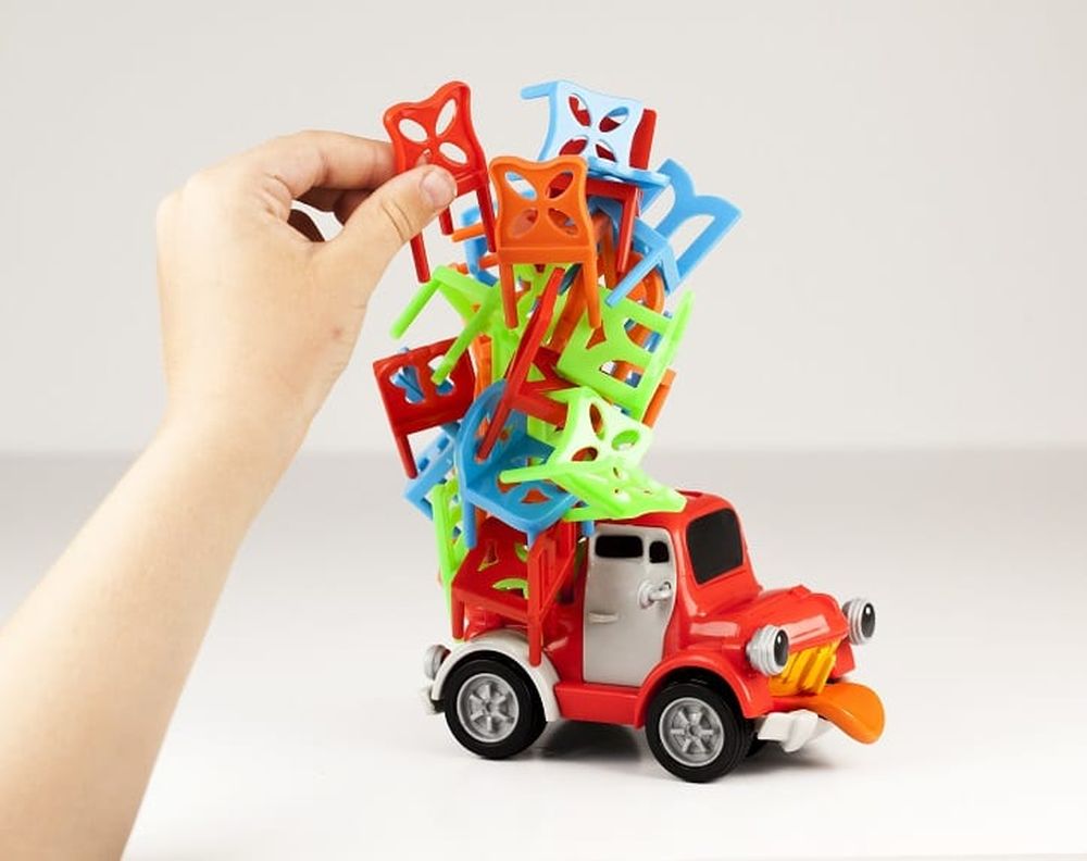 PICK-UP PETE CHAIR STACKING GAME