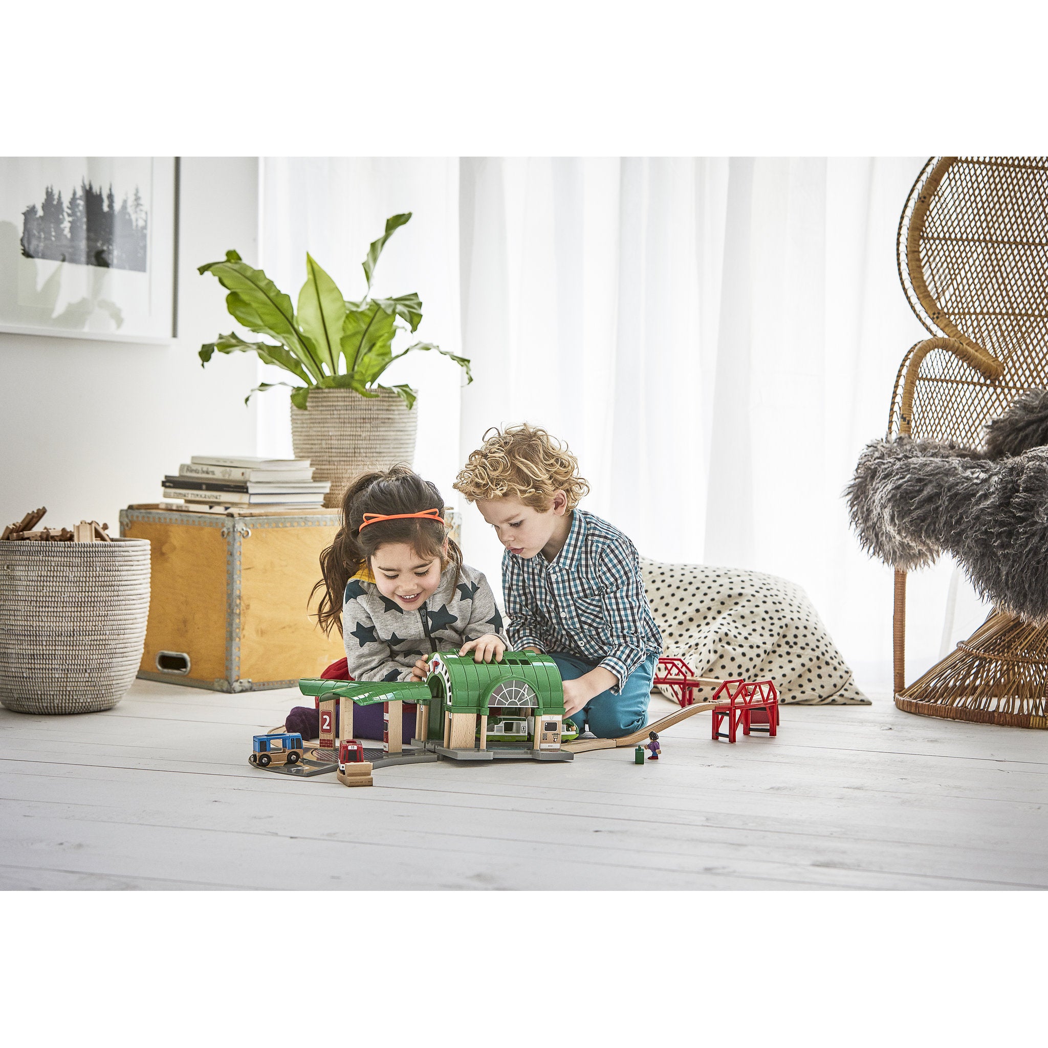 BRIO World Destination Central Train Station