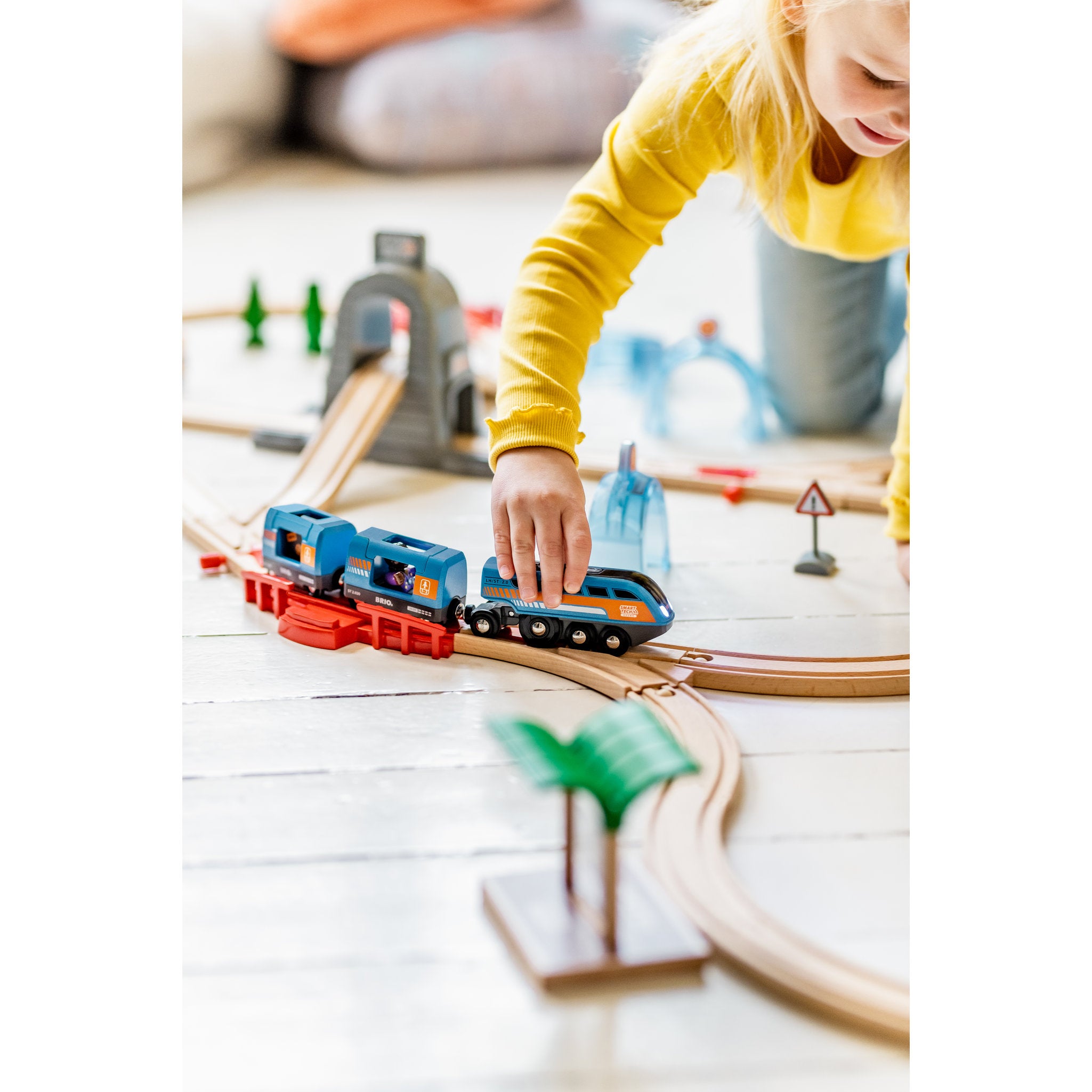 BRIO World Action Tunnel Station