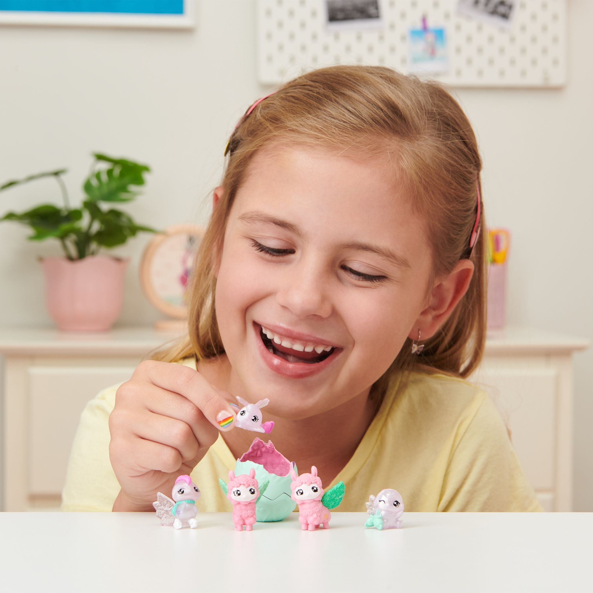 Hatchimals Rainbow-Cation Hatchy Surprise Colleggtible Blind Pack