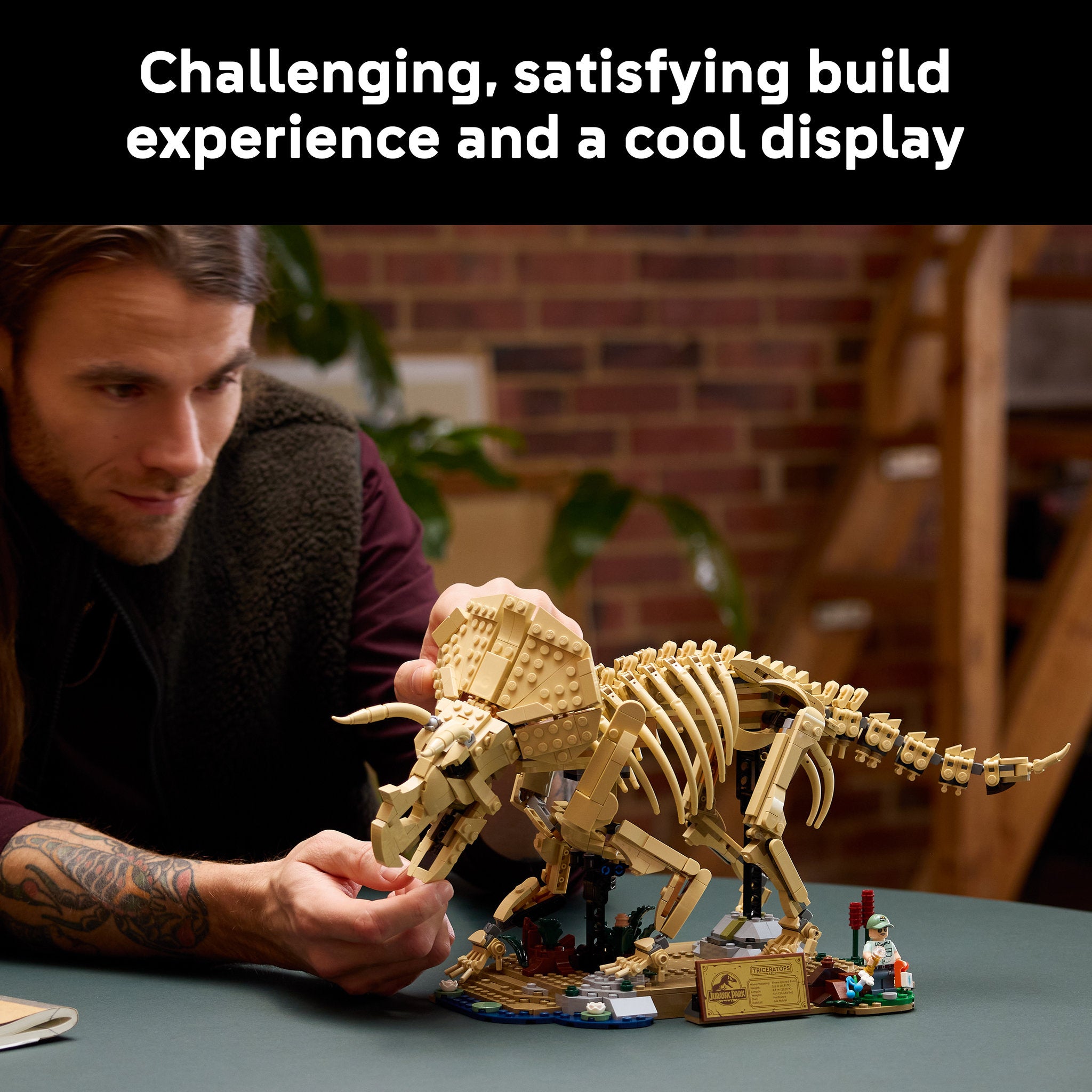 LEGO 77985 Jurassic World Dinosaur Fossils: Triceratops