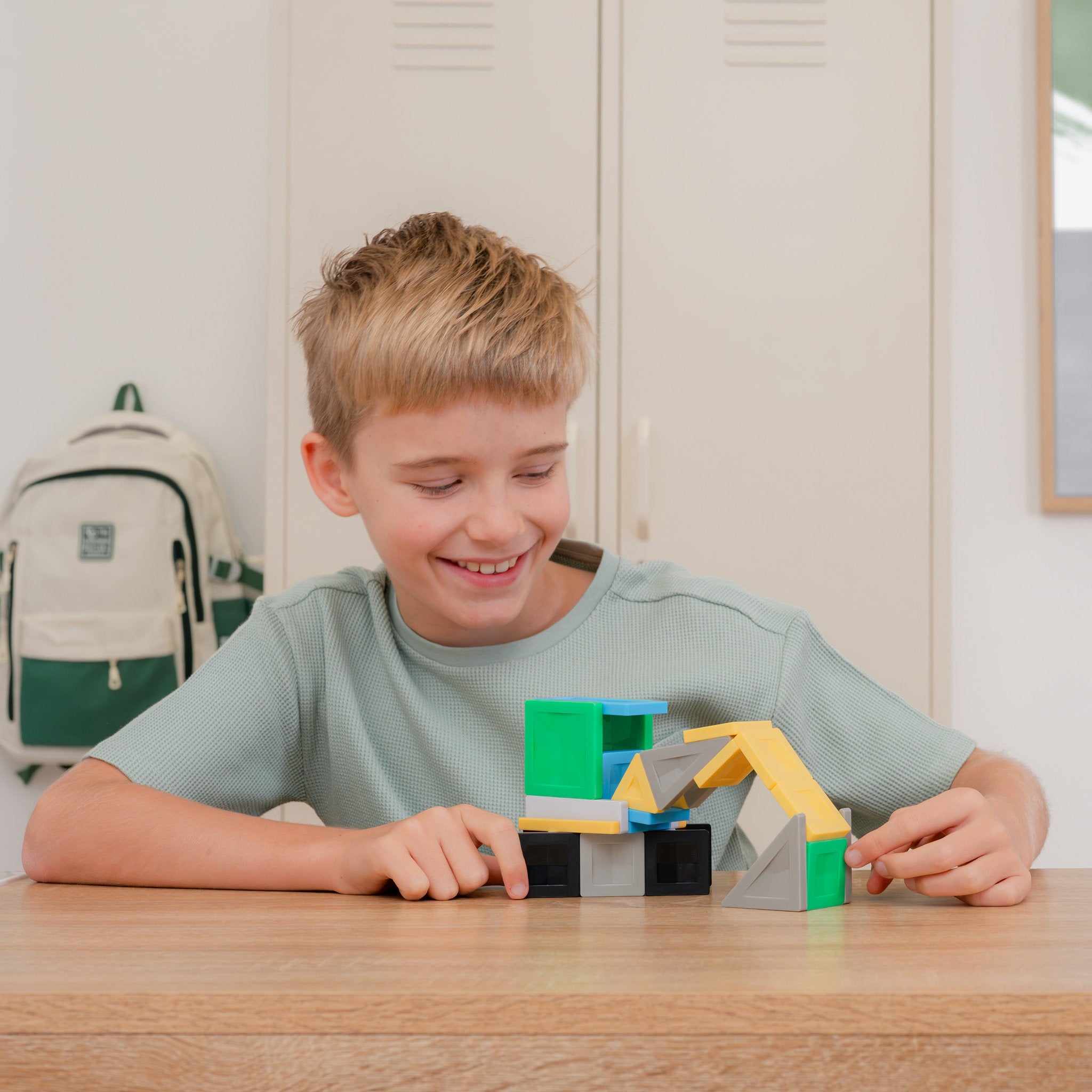CONNETIX Pro Magnetic Tiles 30 Piece - Build it 4 Ways Vehicles