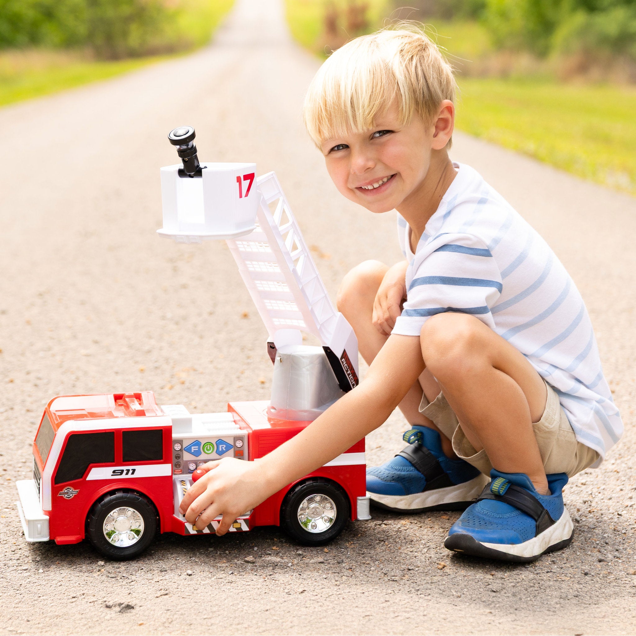 Maxx Action Lights & Sounds Mega Fire Truck