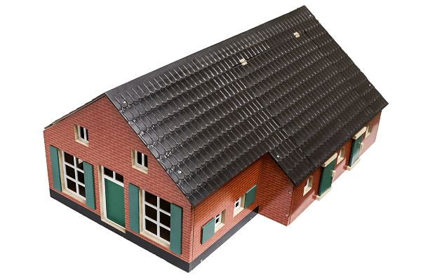 Farmhouse With Farm Building 1:32