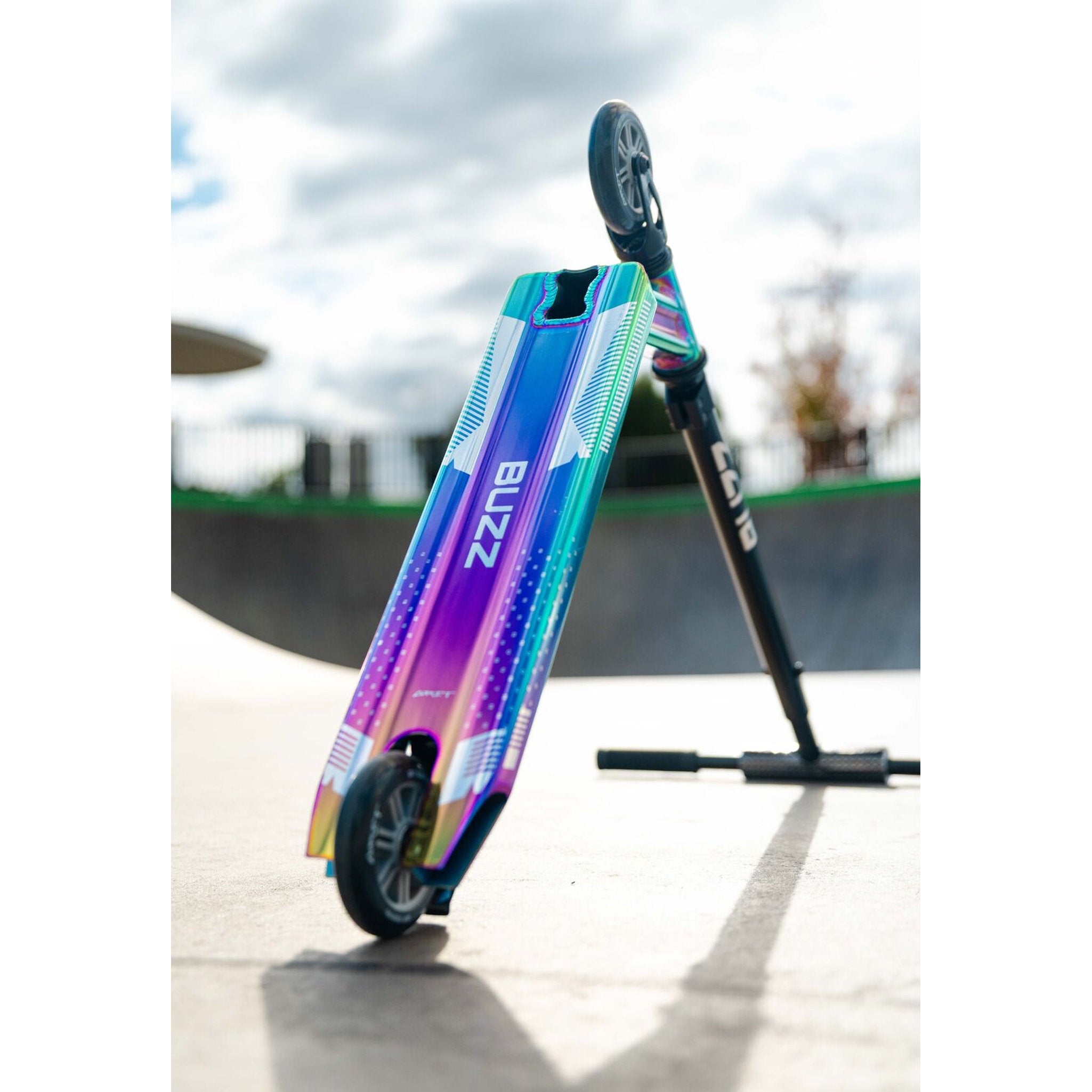 Grit Buzz Mini Stunt Scooter - Neochrome
