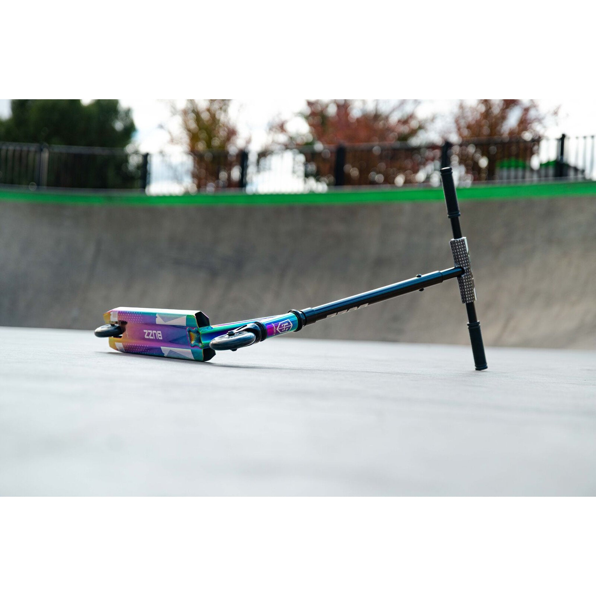 Grit Buzz Mini Stunt Scooter - Neochrome