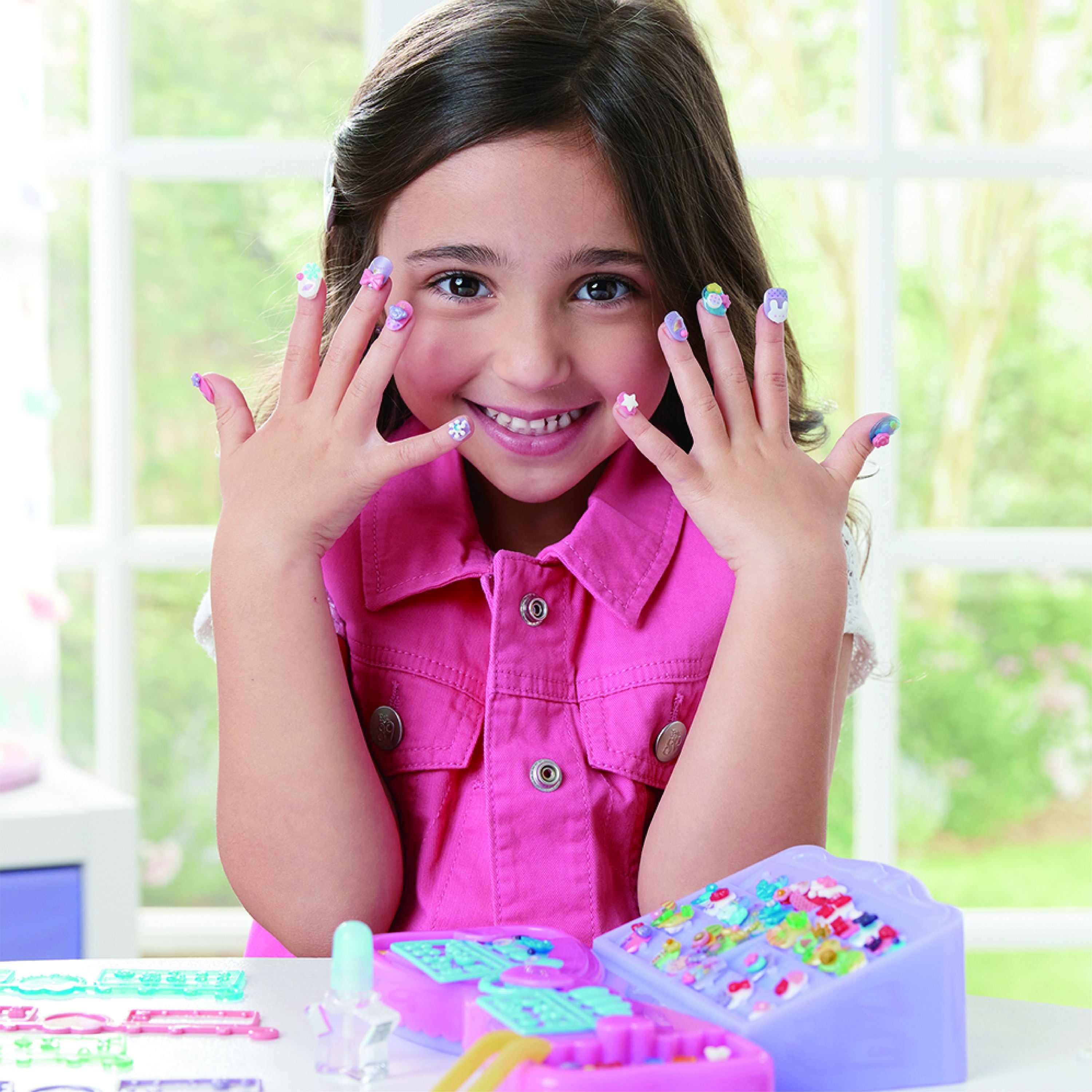 Aquabeads Design N Display Nail Studio