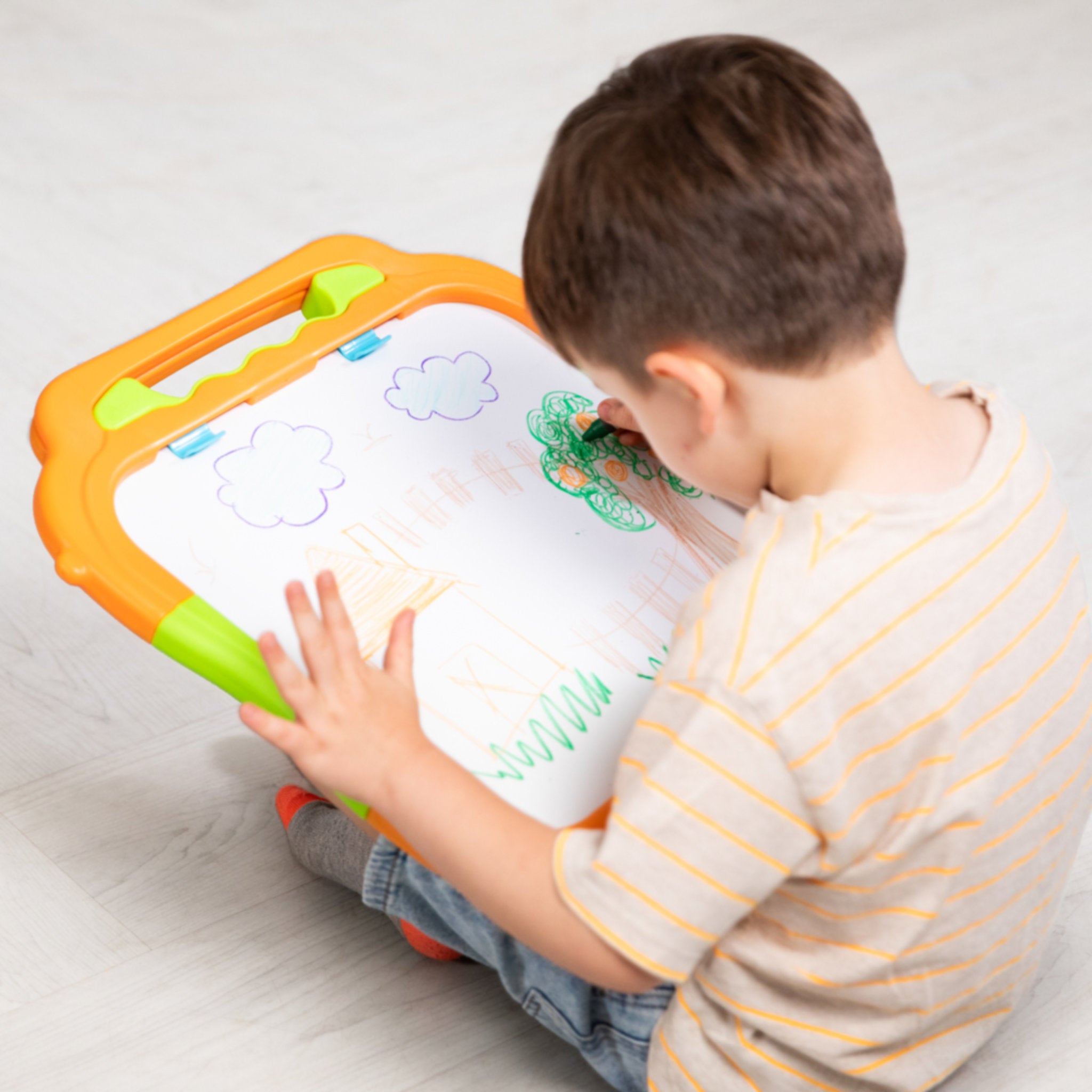 Crayola Ready-to-Play Double-Sided Board & Farm Playset