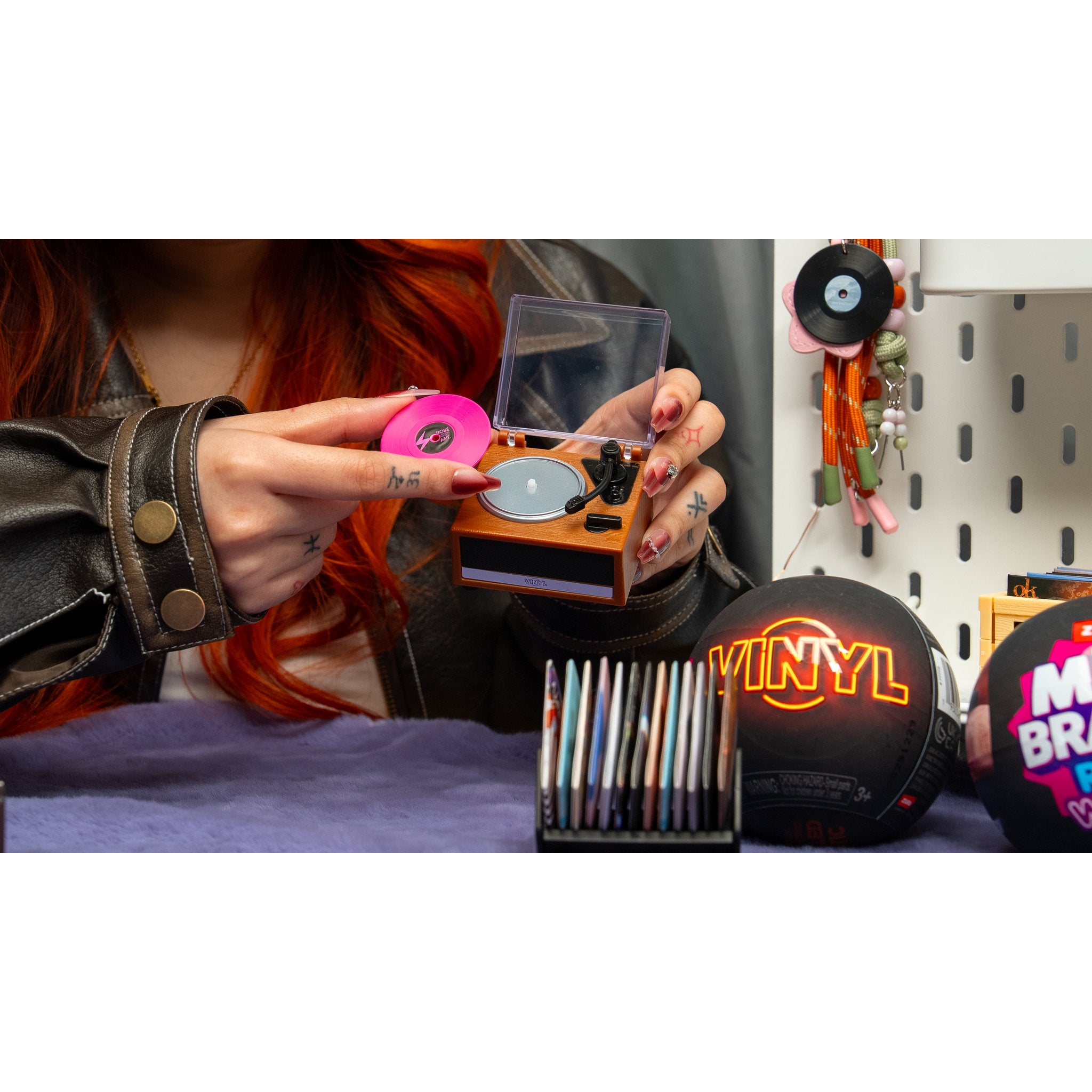 ZURU Mini Brands Vinyls Playset Series 1
