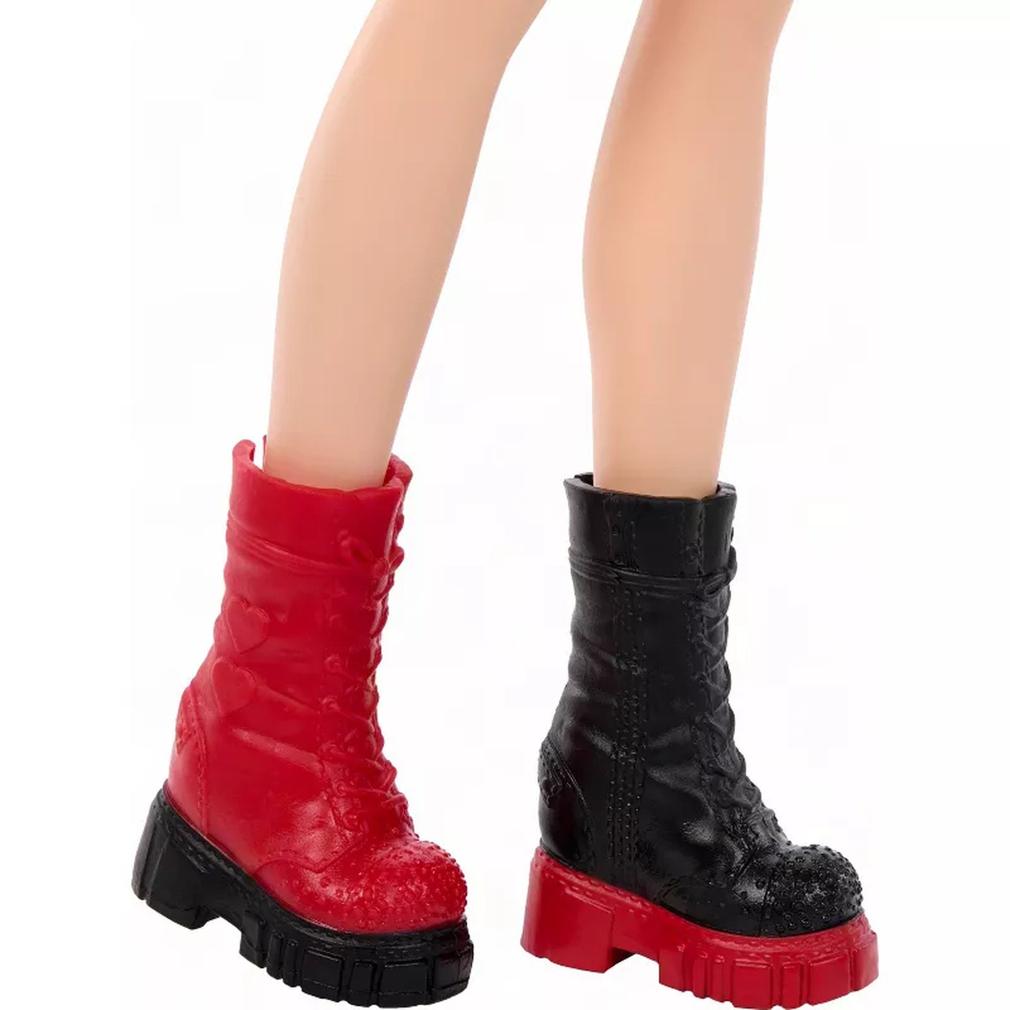 Disney Descendants Wicked Wonderland Fashion Doll - Red Tea Party Reveal