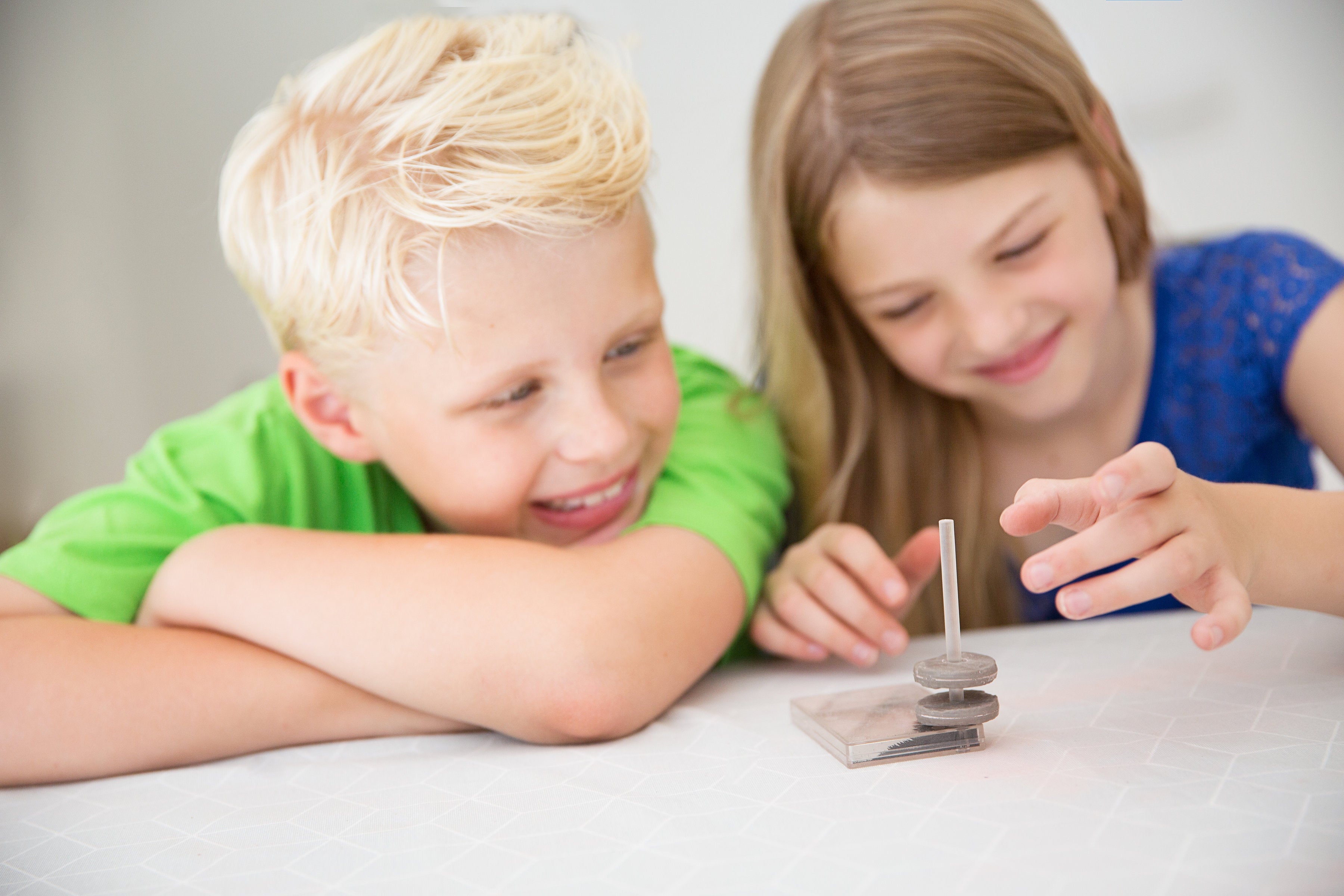 4M KidzLabs Magnet Mining