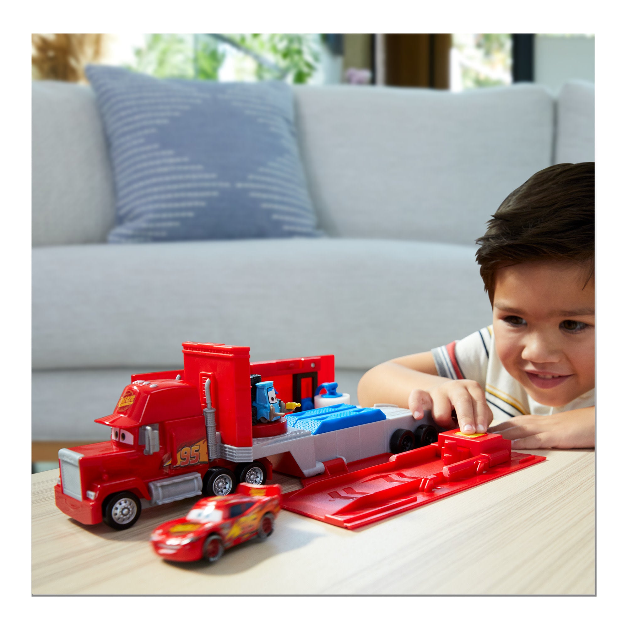 Disney Pixar Cars Transforming Mack Playset