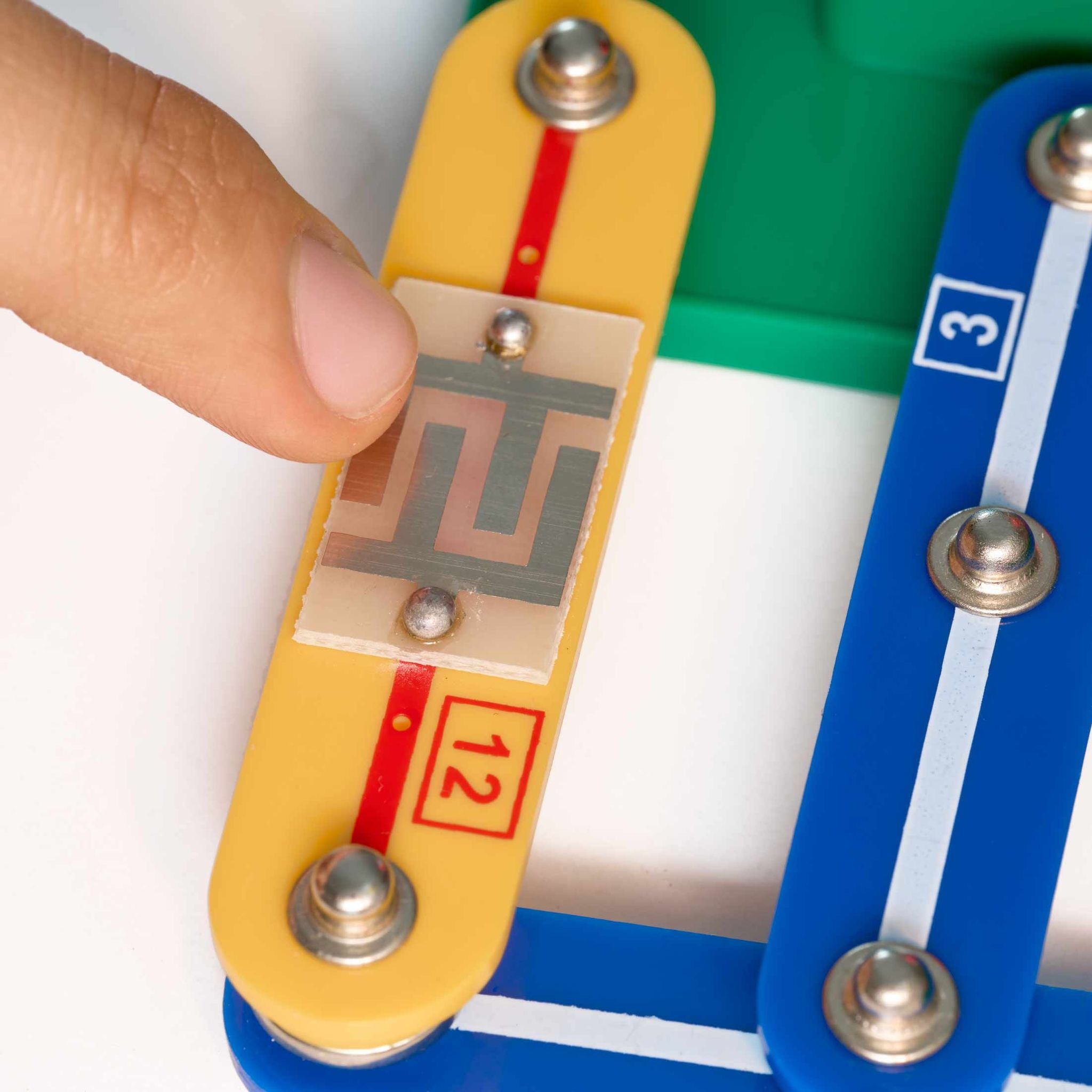 Heebie Jeebies Clip Circuit Alarms & Traps