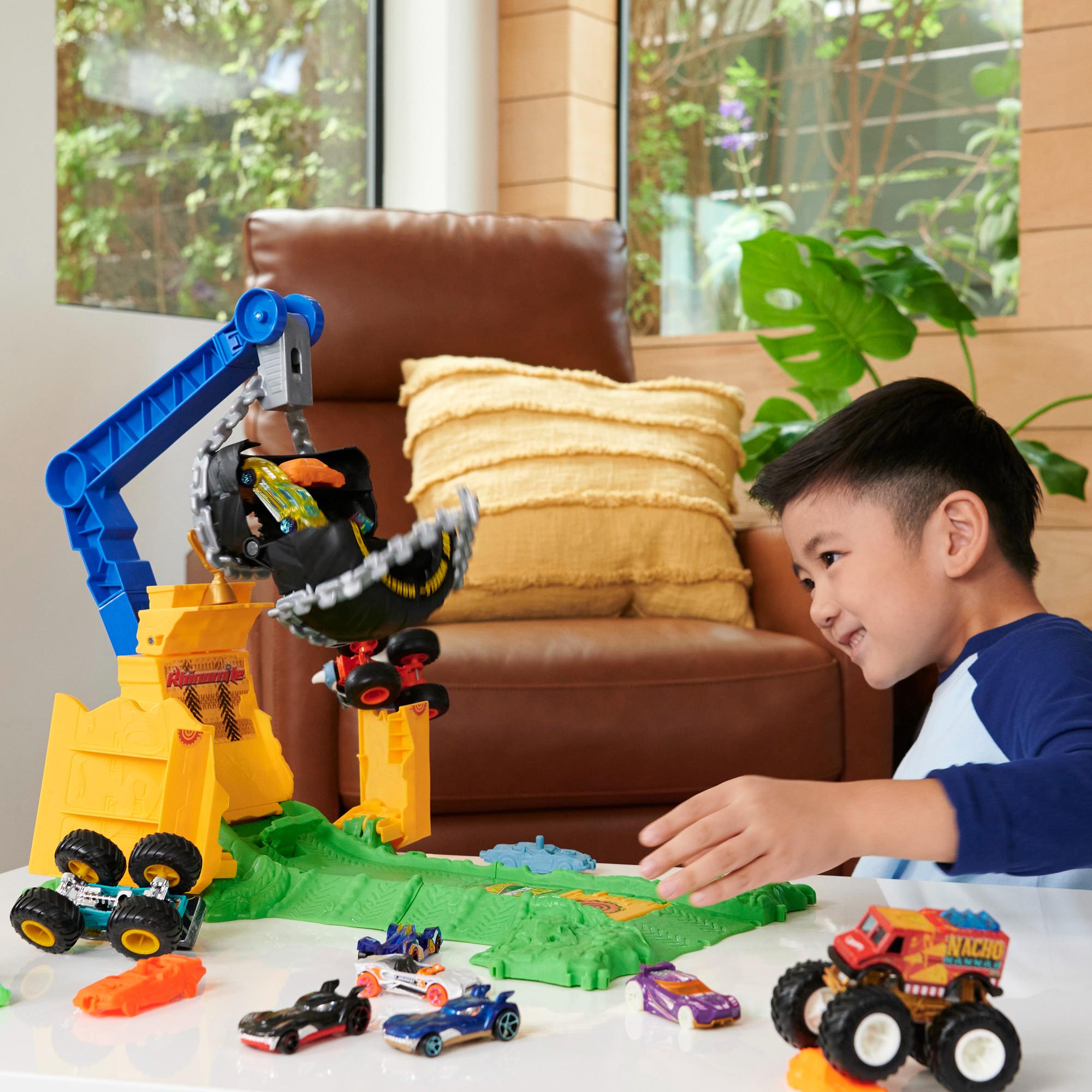 Hot Wheels Monster Trucks Rhinomite Chargin Challenge