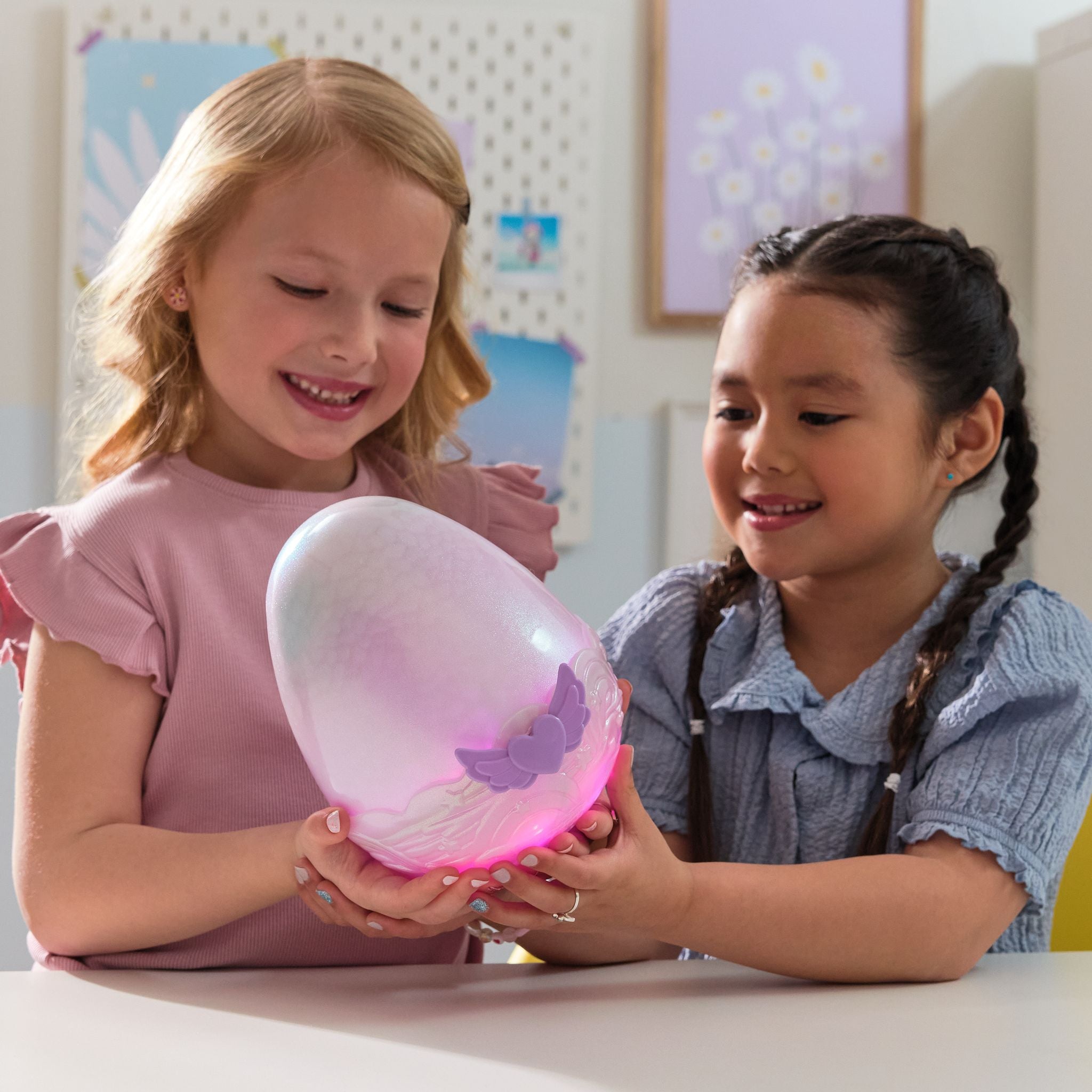 Hatchimals Alive! Mystery Hatch Pufficorn