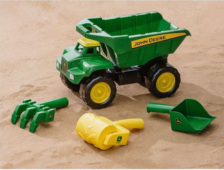 John Deere Big Scoop Dump Truck With Sand Toys