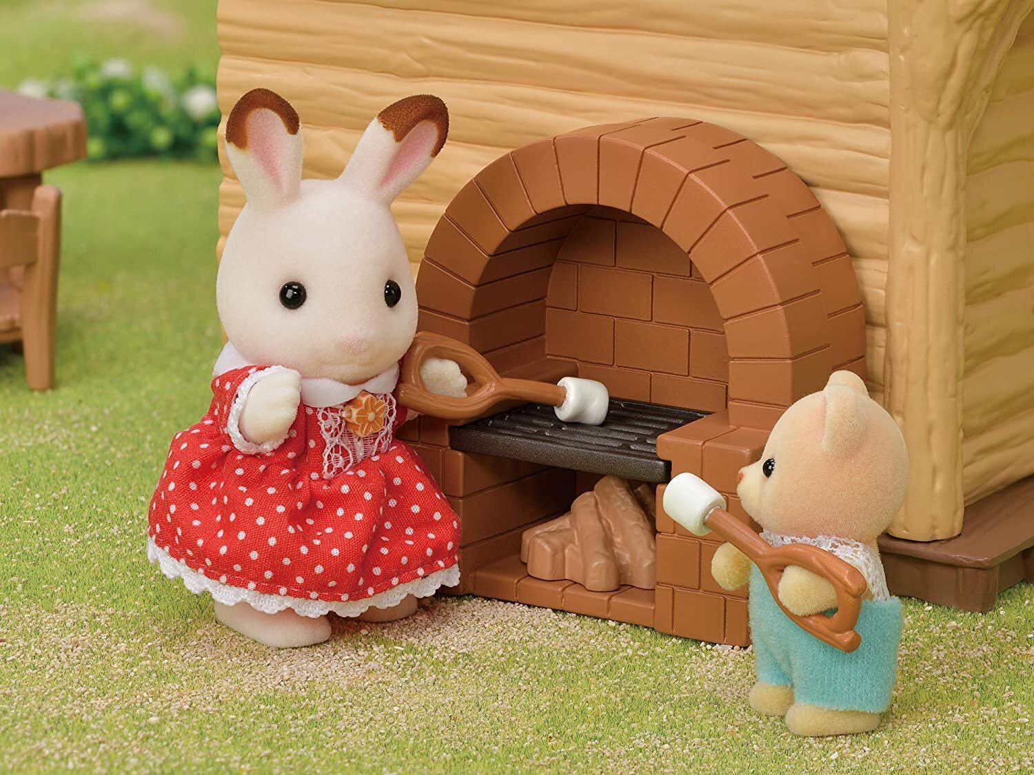 Sylvanian Families Lakeside Lodge - Toyworld Australia