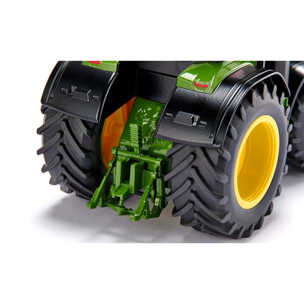 Siku 3290 1:32 John Deere 8R 370 Tractor