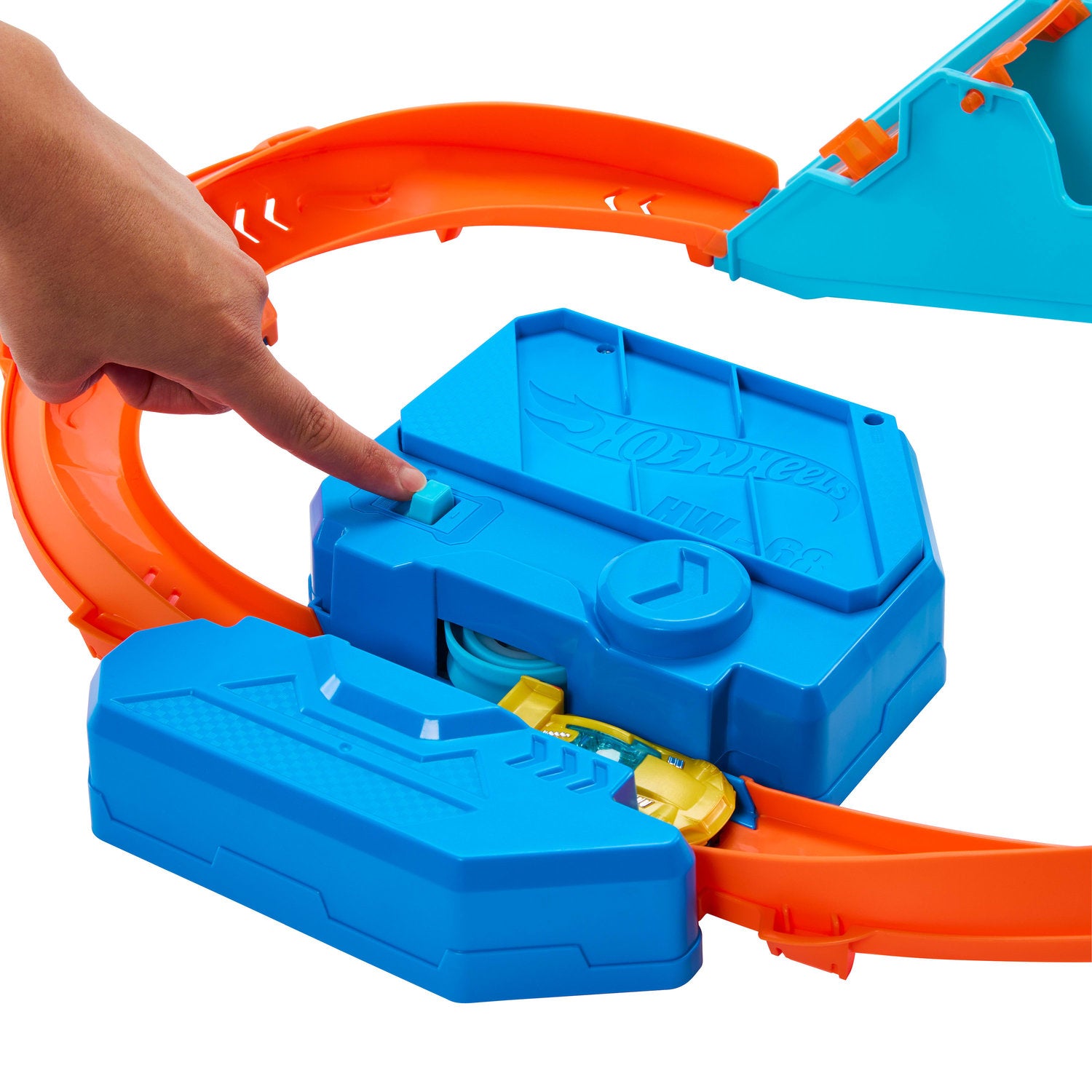 Hot Wheels Track Creator 3-in-1 Motorized Boosted Jump Speedway Kit