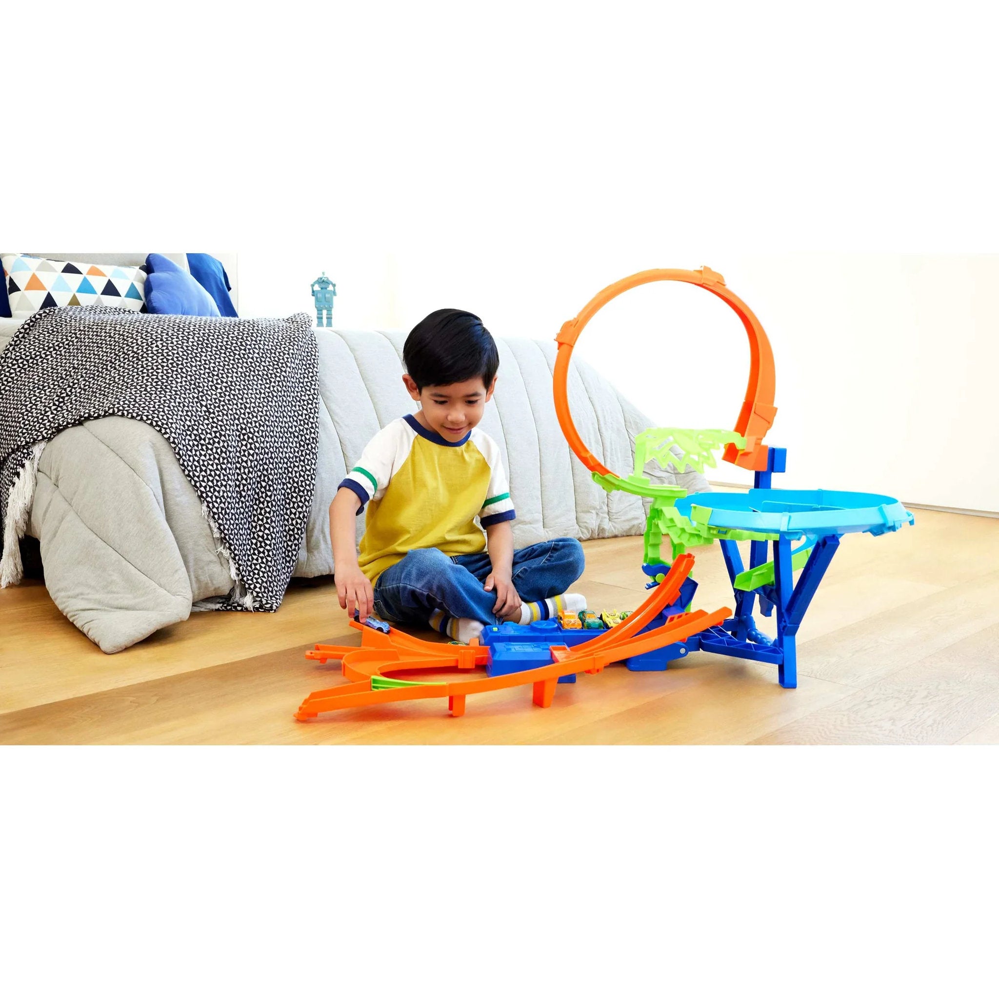 Hot Wheels Stunt Tracks Mid-Air Crash Playset