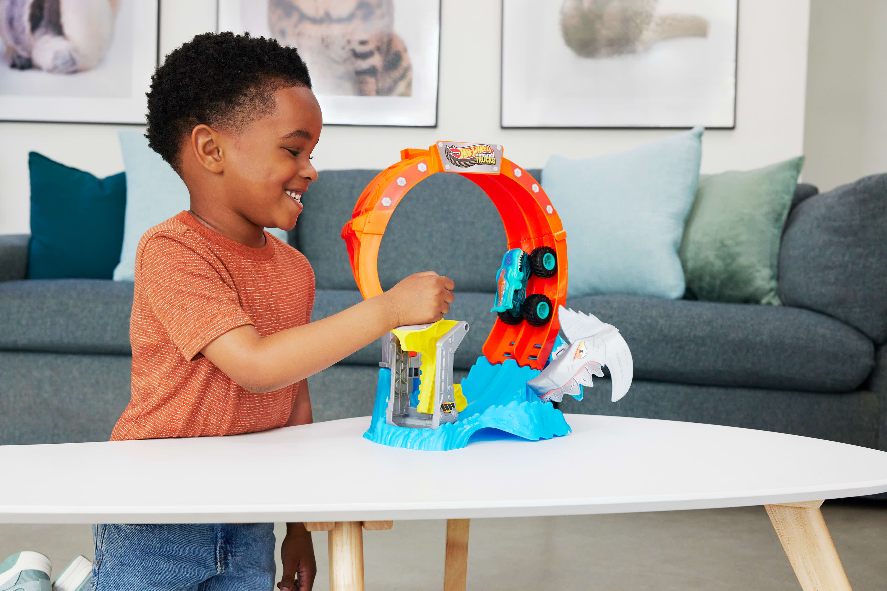 Hot Wheels Monster Trucks Corkscrew Shark Smash Track Set