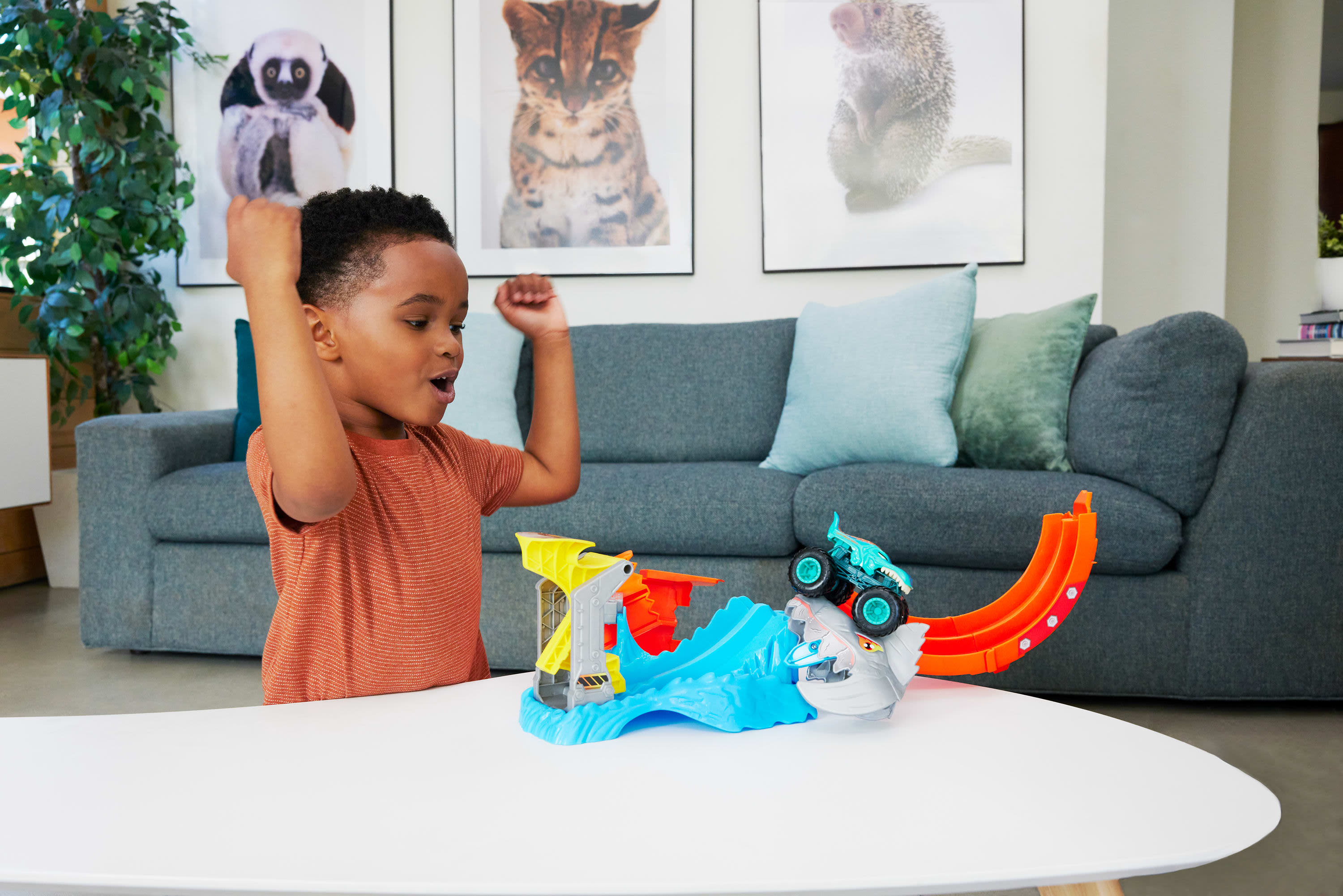 Hot Wheels Monster Trucks Corkscrew Shark Smash Track Set