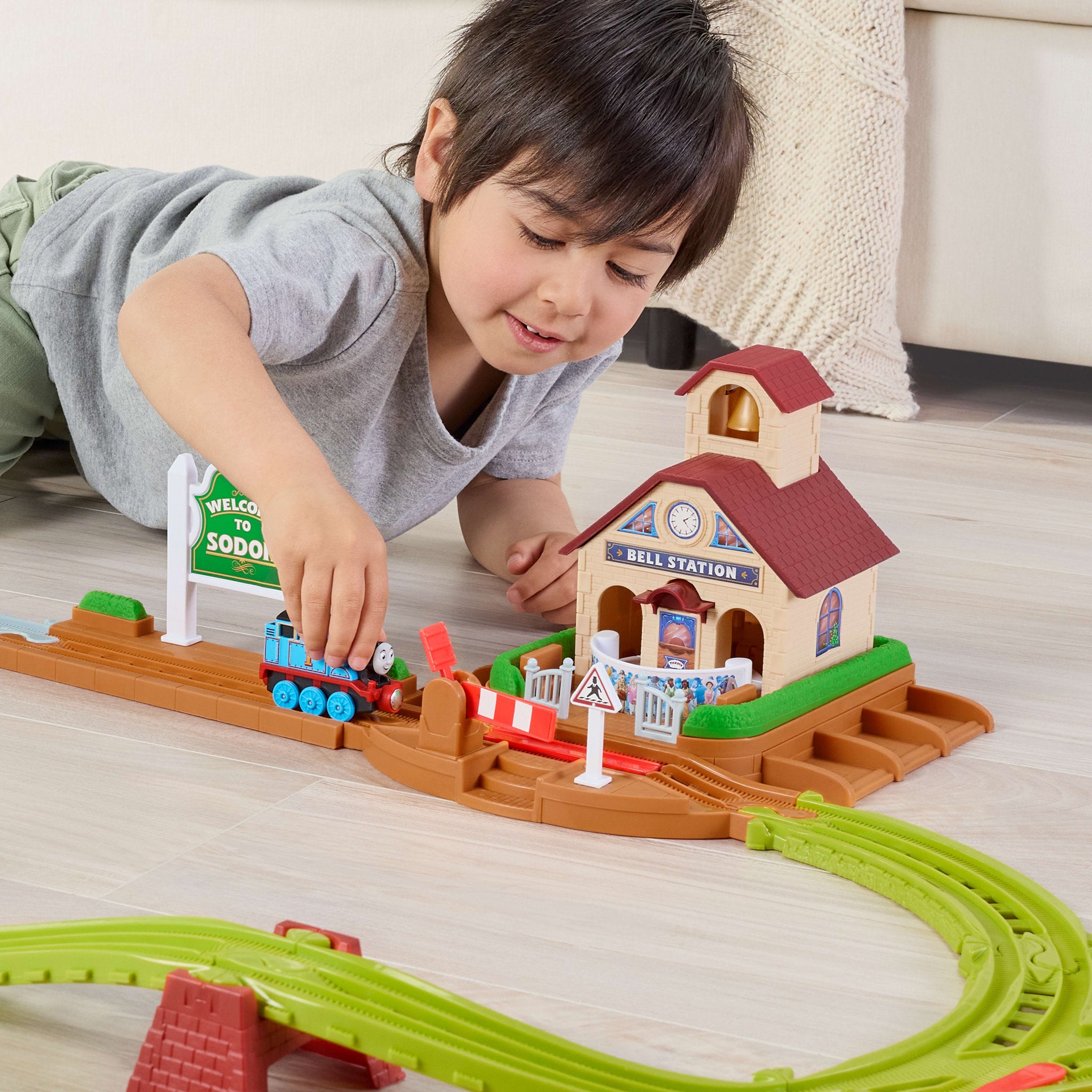 Thomas & Friends Bell Station Train Set