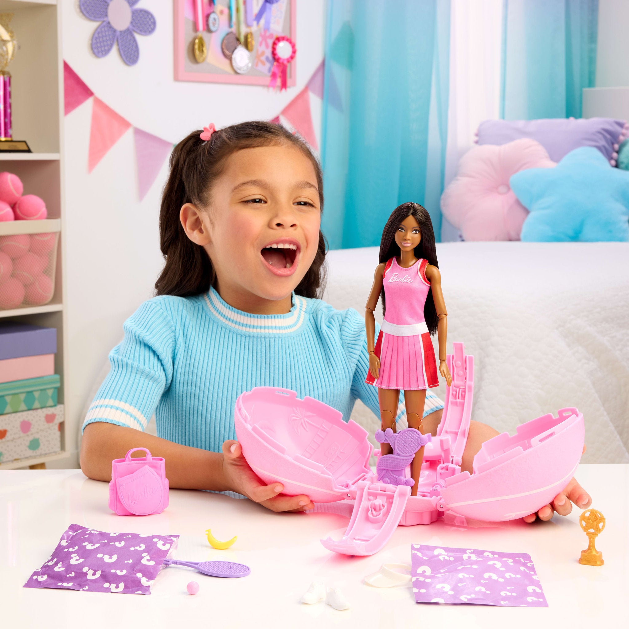 Barbie Team Roll & Reveal Playset