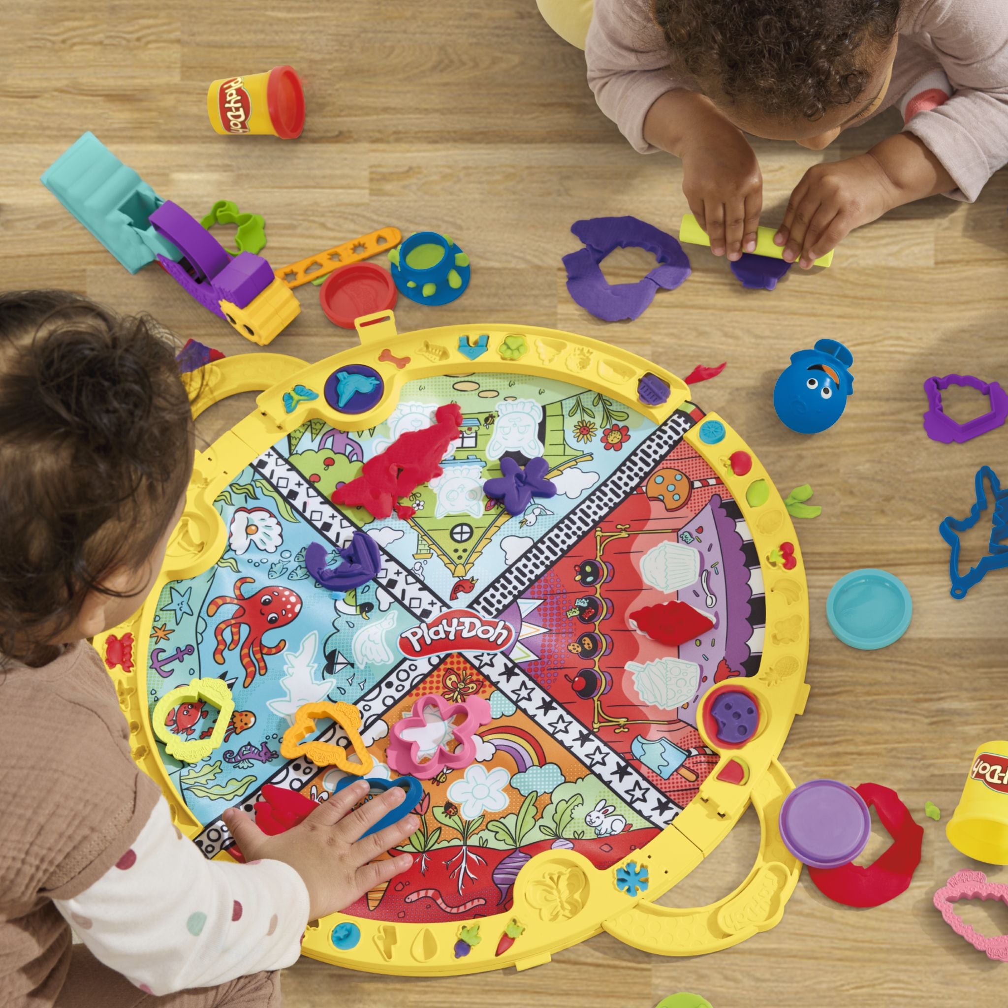 Play-Doh Starters Fold N' Go Playmat